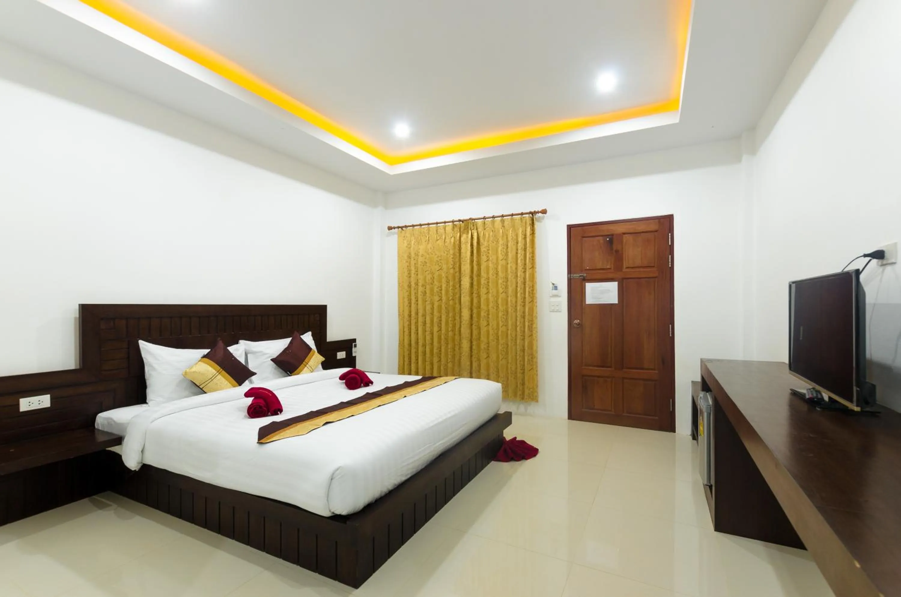 Bed in Sleep In Lanta Resort