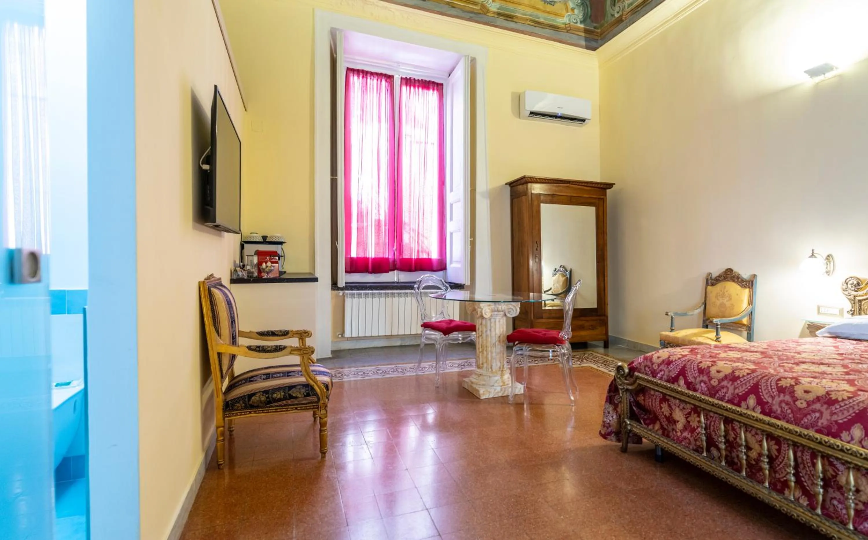 Photo of the whole room, Bed in Residence San Mattia