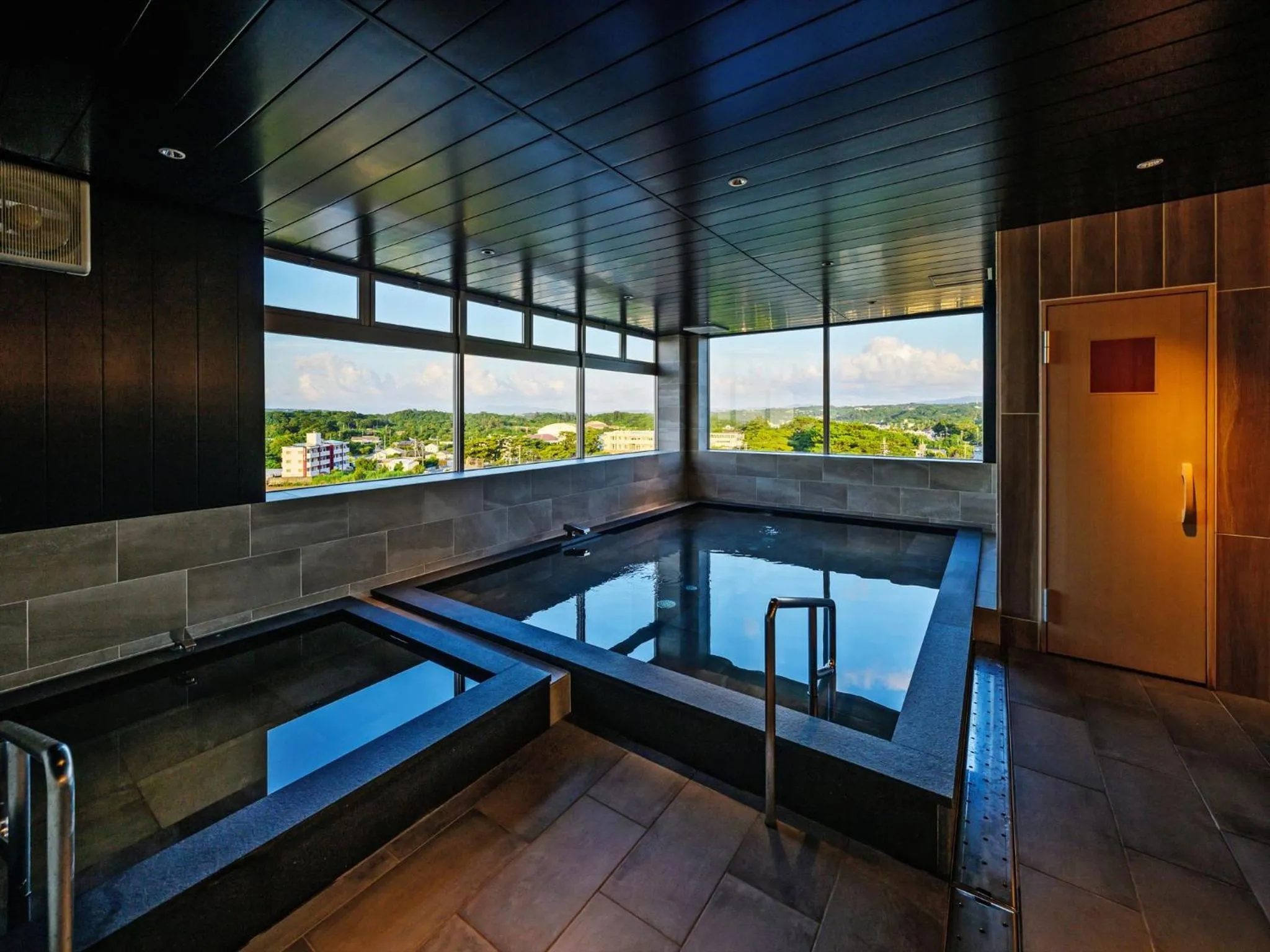 Public Bath in Lit Hotel NAKIJIN