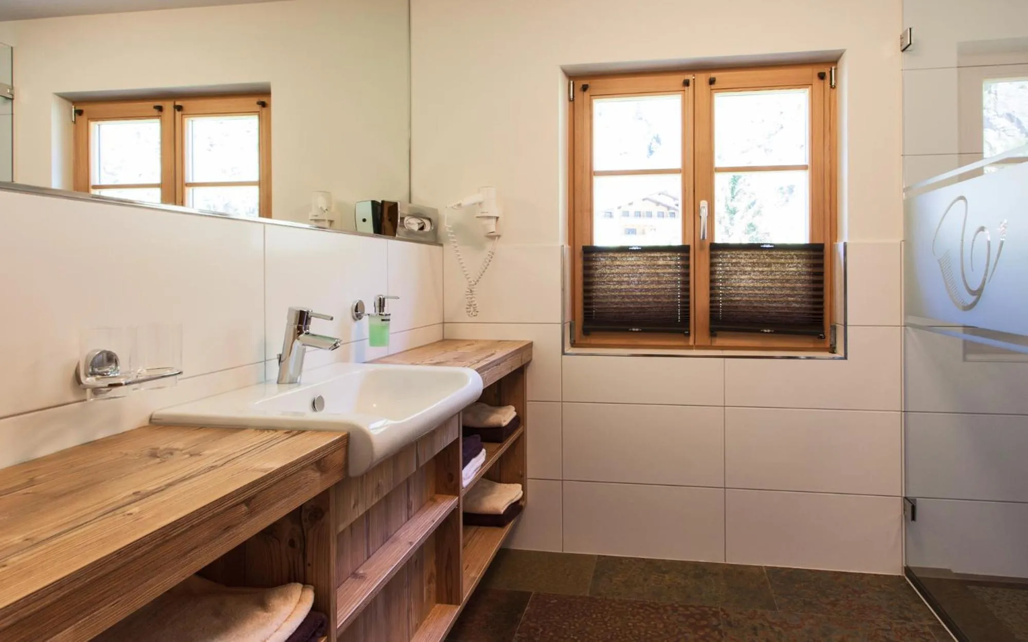 Bathroom in Posthotel Pfunds