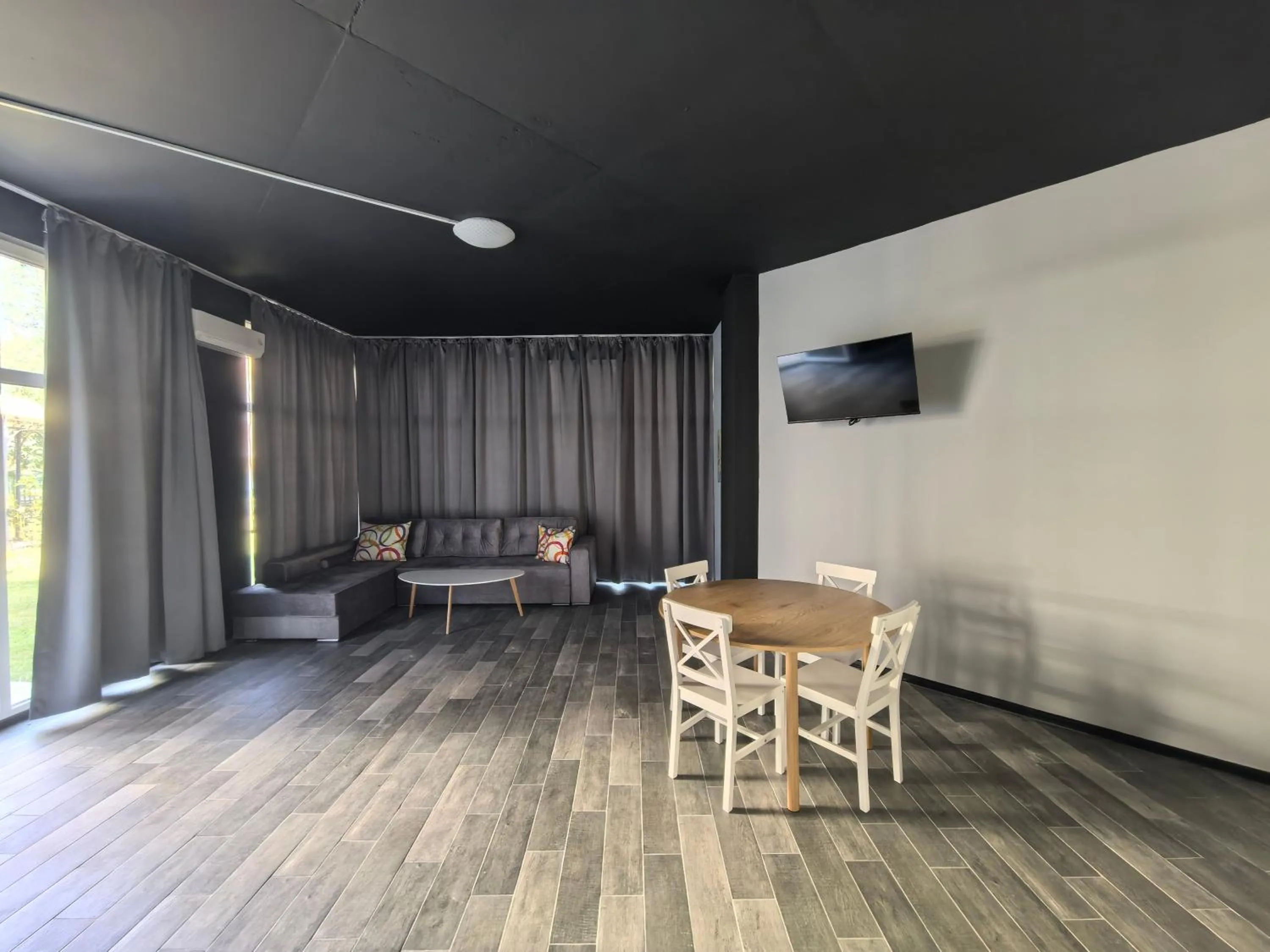 Rose Garden Omax Apartments