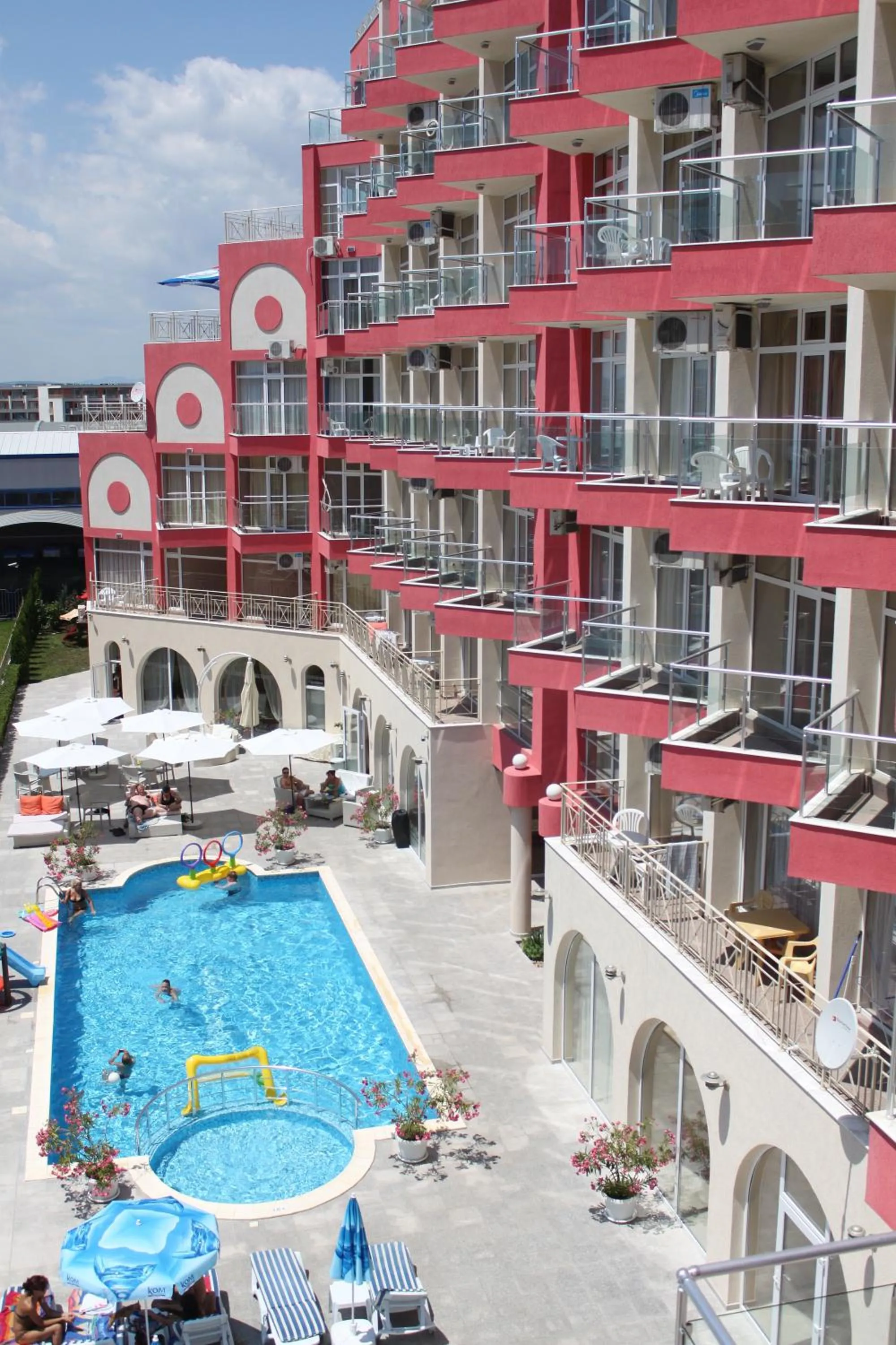 Facade/entrance in Rose Garden Omax Apartments