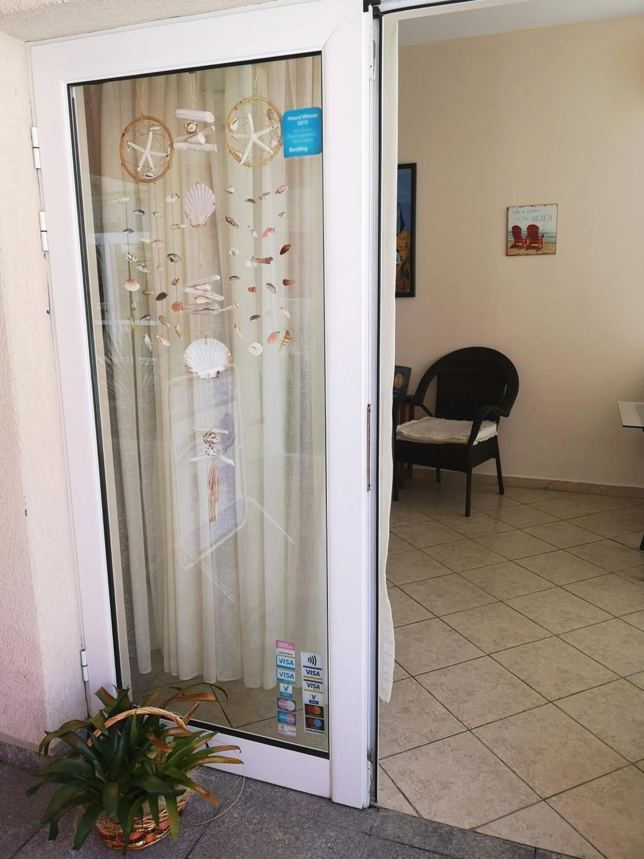 Rose Garden Omax Apartments