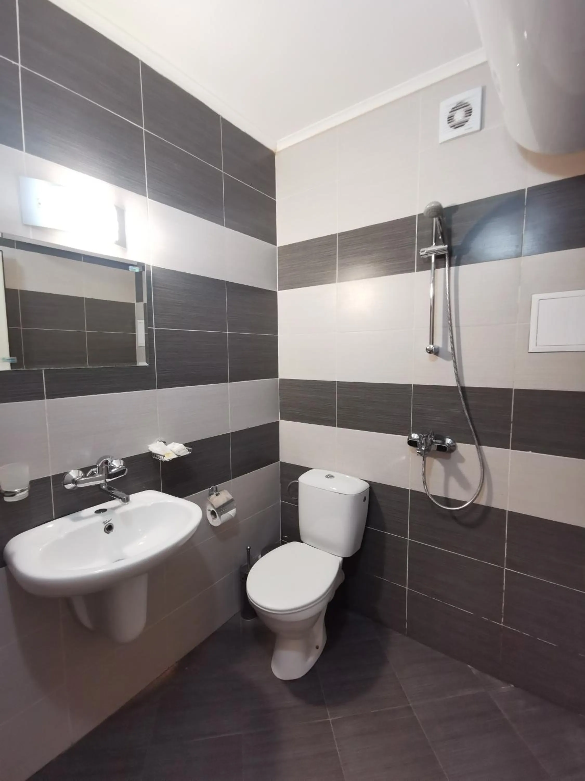 Rose Garden Omax Apartments