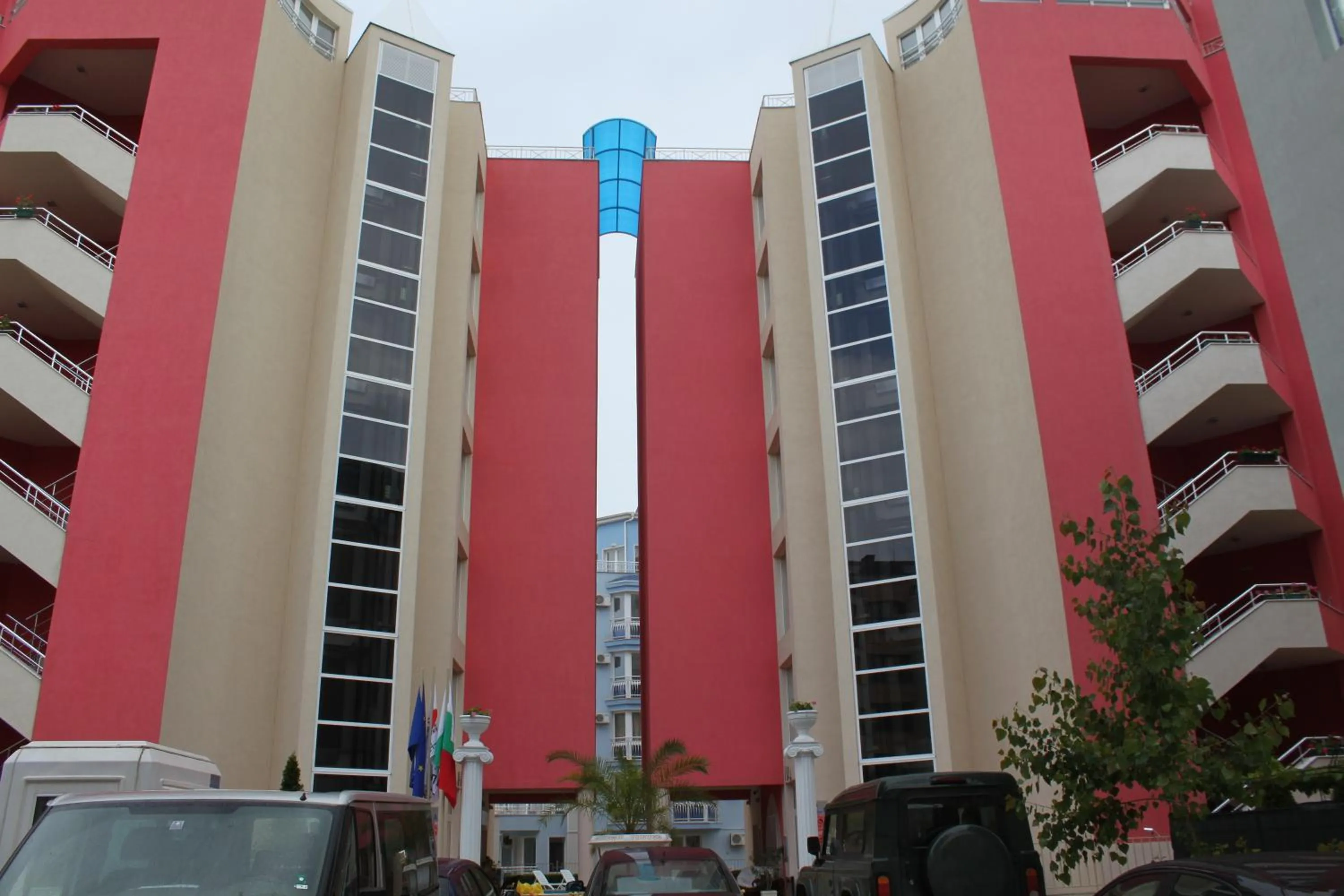 Facade/entrance in Rose Garden Omax Apartments