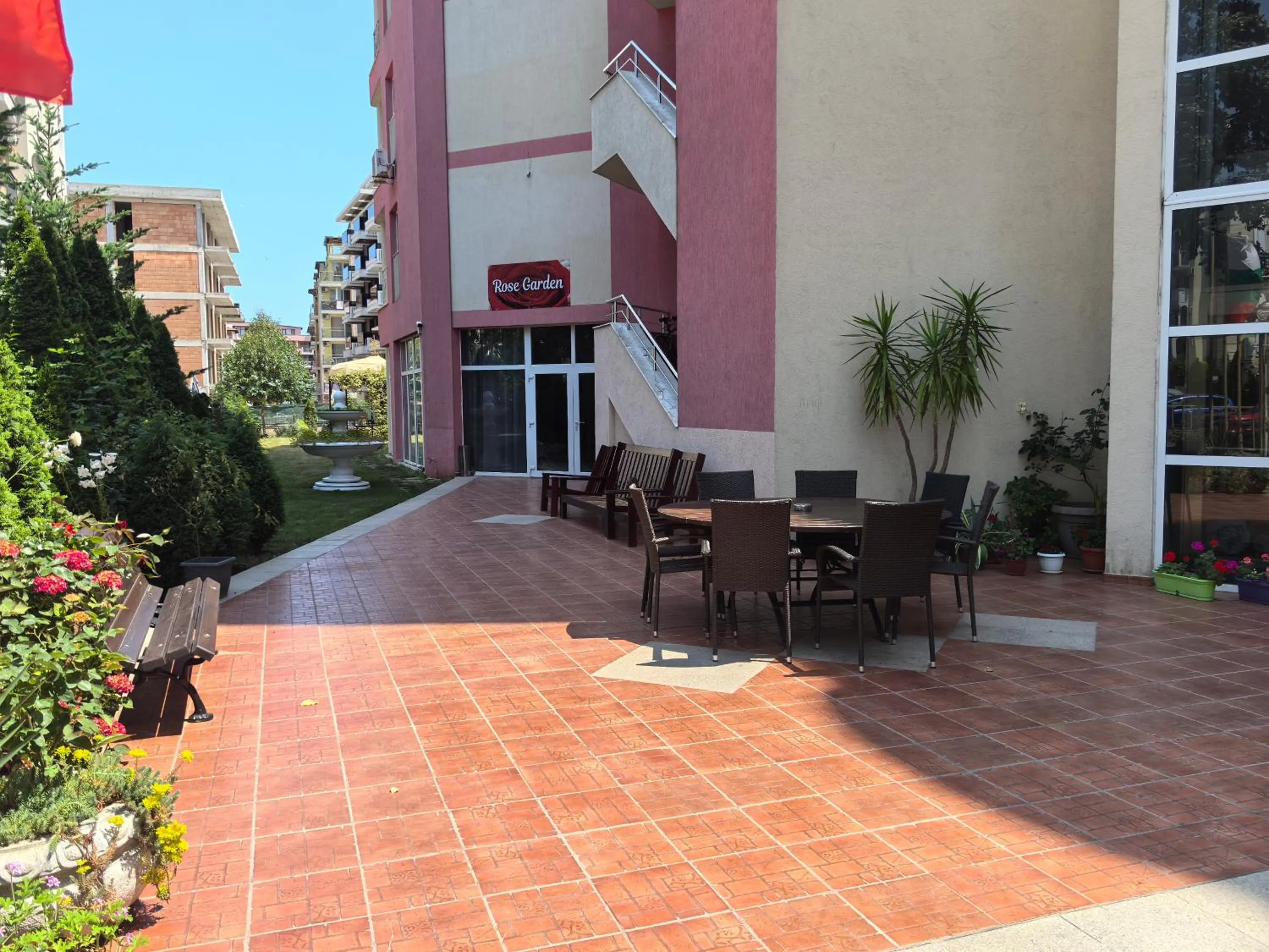 Rose Garden Omax Apartments