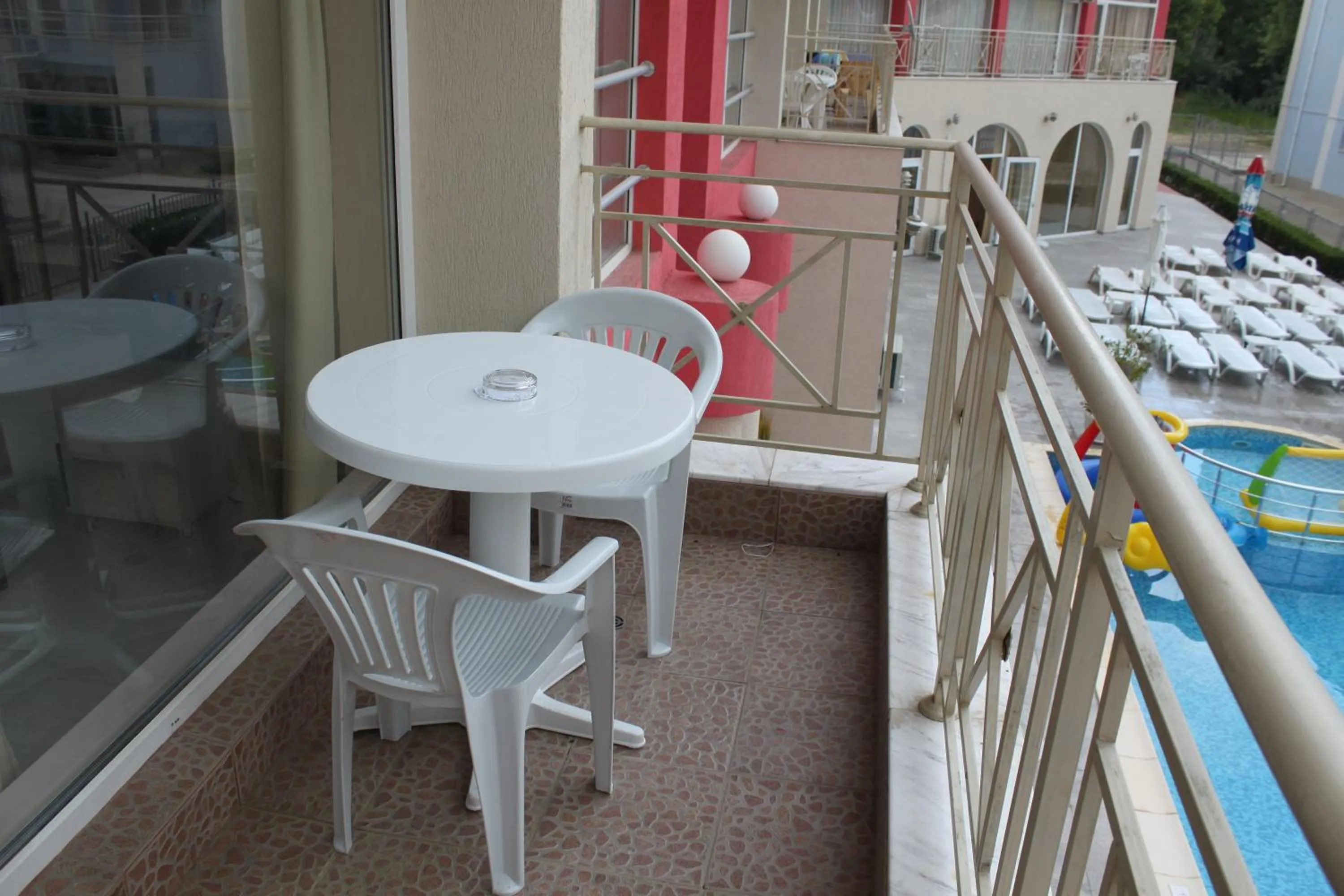 Balcony/Terrace in Rose Garden Omax Apartments