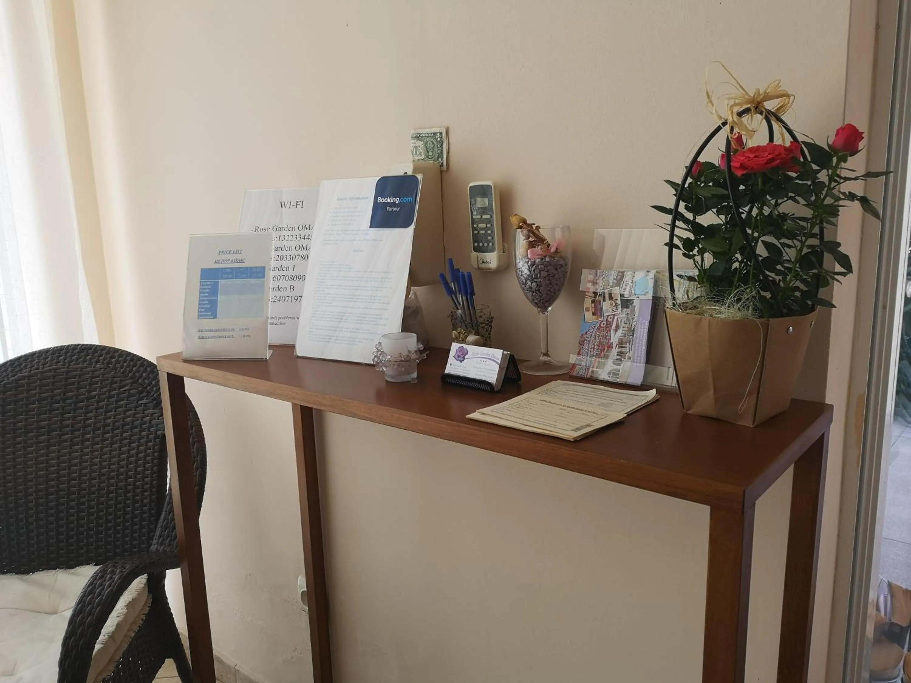 Rose Garden Omax Apartments