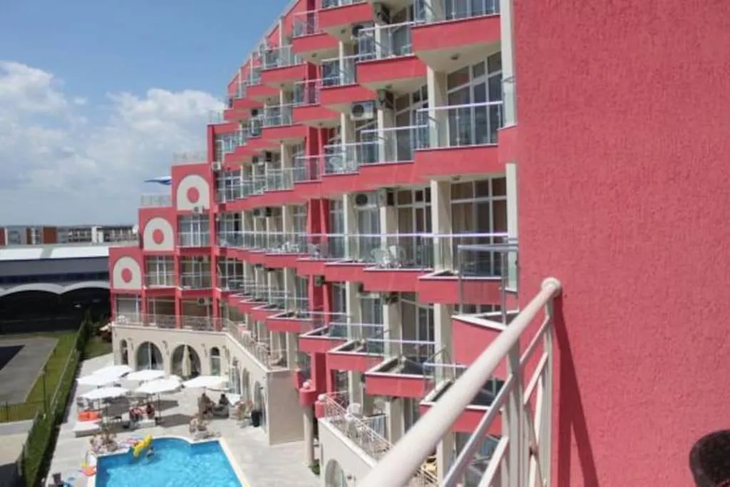 Rose Garden Omax Apartments