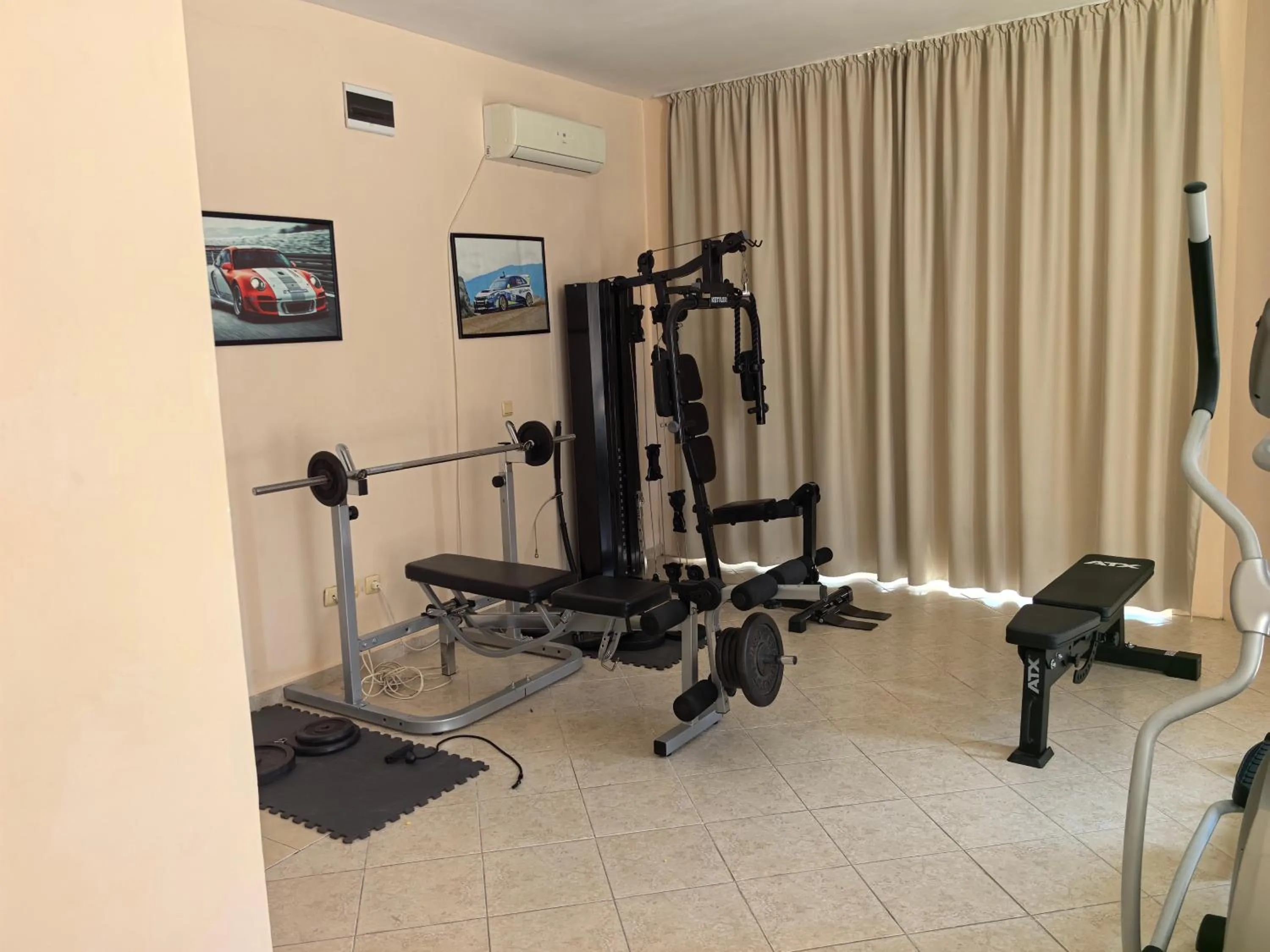 Rose Garden Omax Apartments