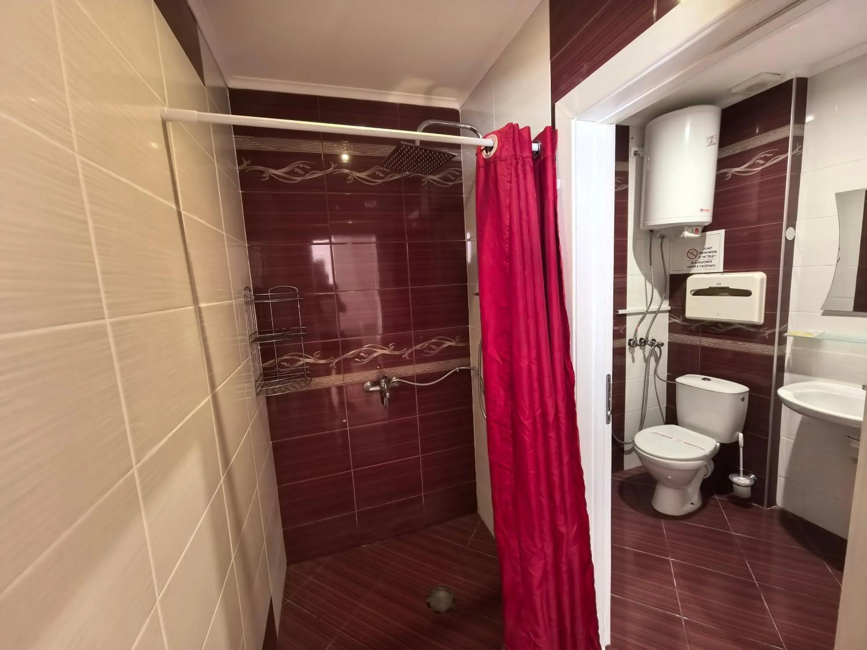 Rose Garden Omax Apartments