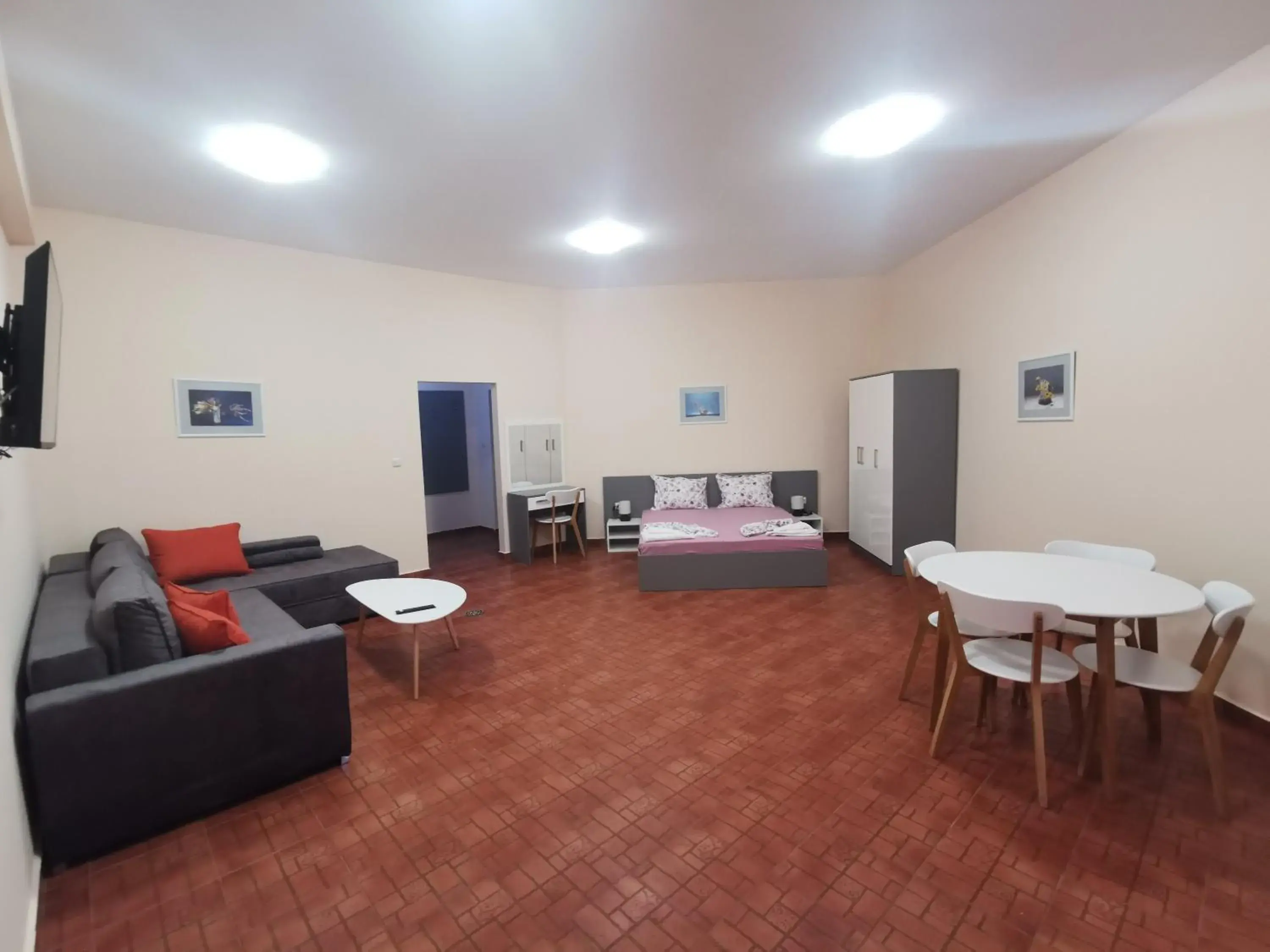 One-Bedroom Superior Apartment in Rose Garden Omax Apartments One-Bedroom Superior Apartment in Rose Garden Omax Apartments