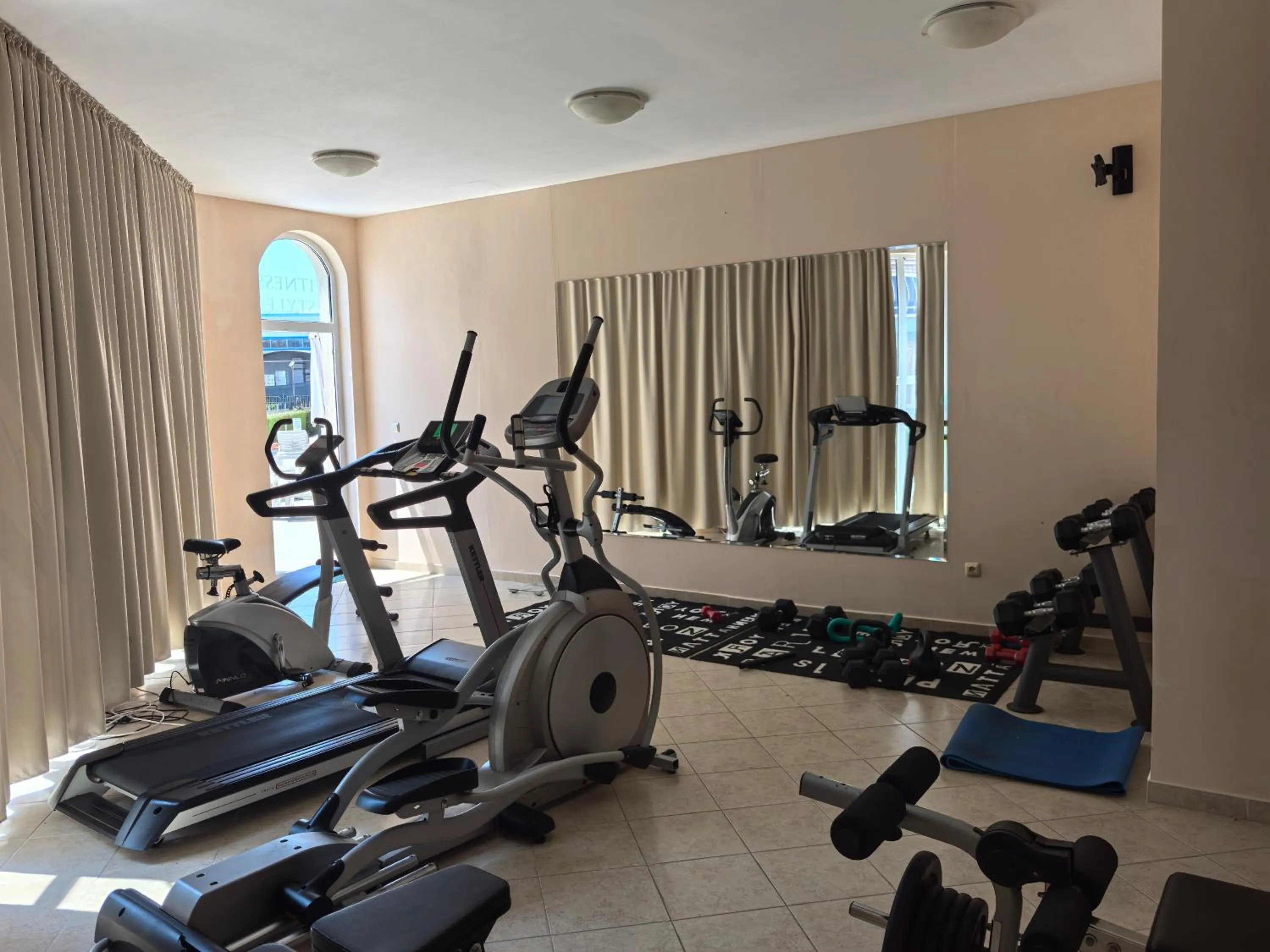 Rose Garden Omax Apartments