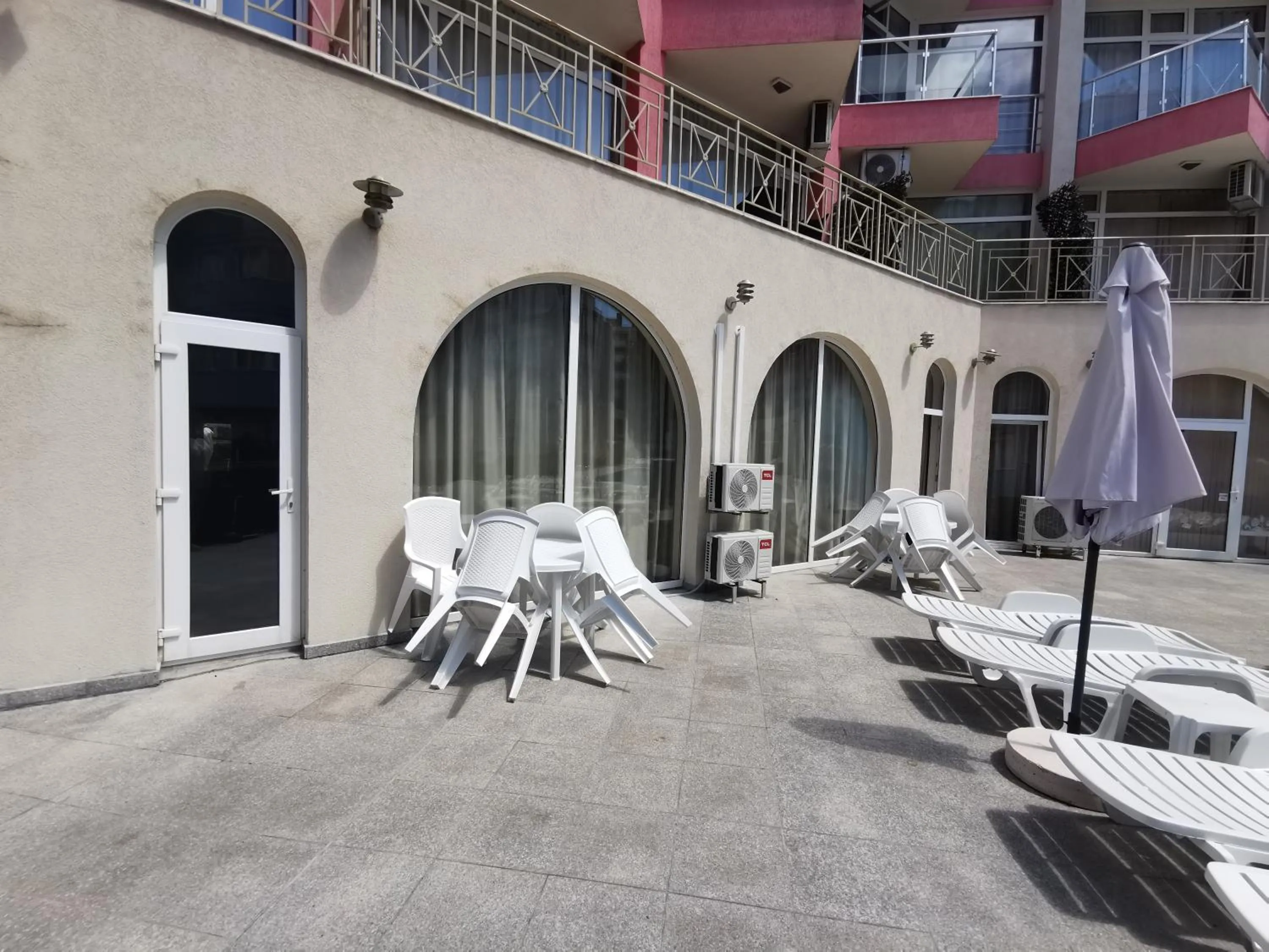 Rose Garden Omax Apartments