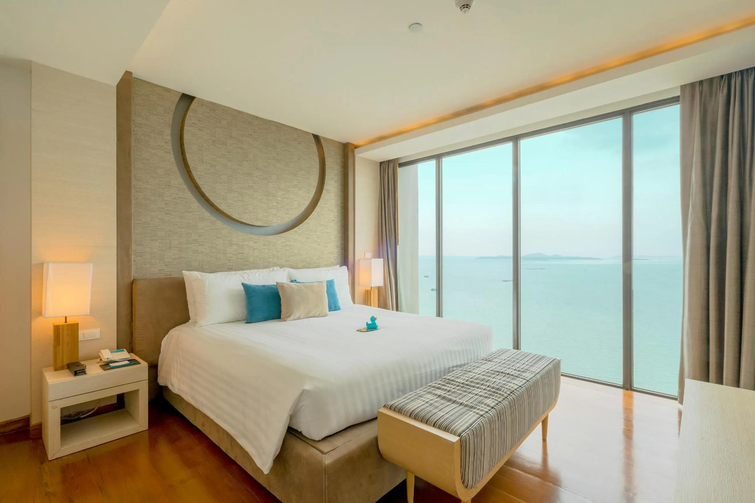 Sea view, Bed in Cape Dara Resort