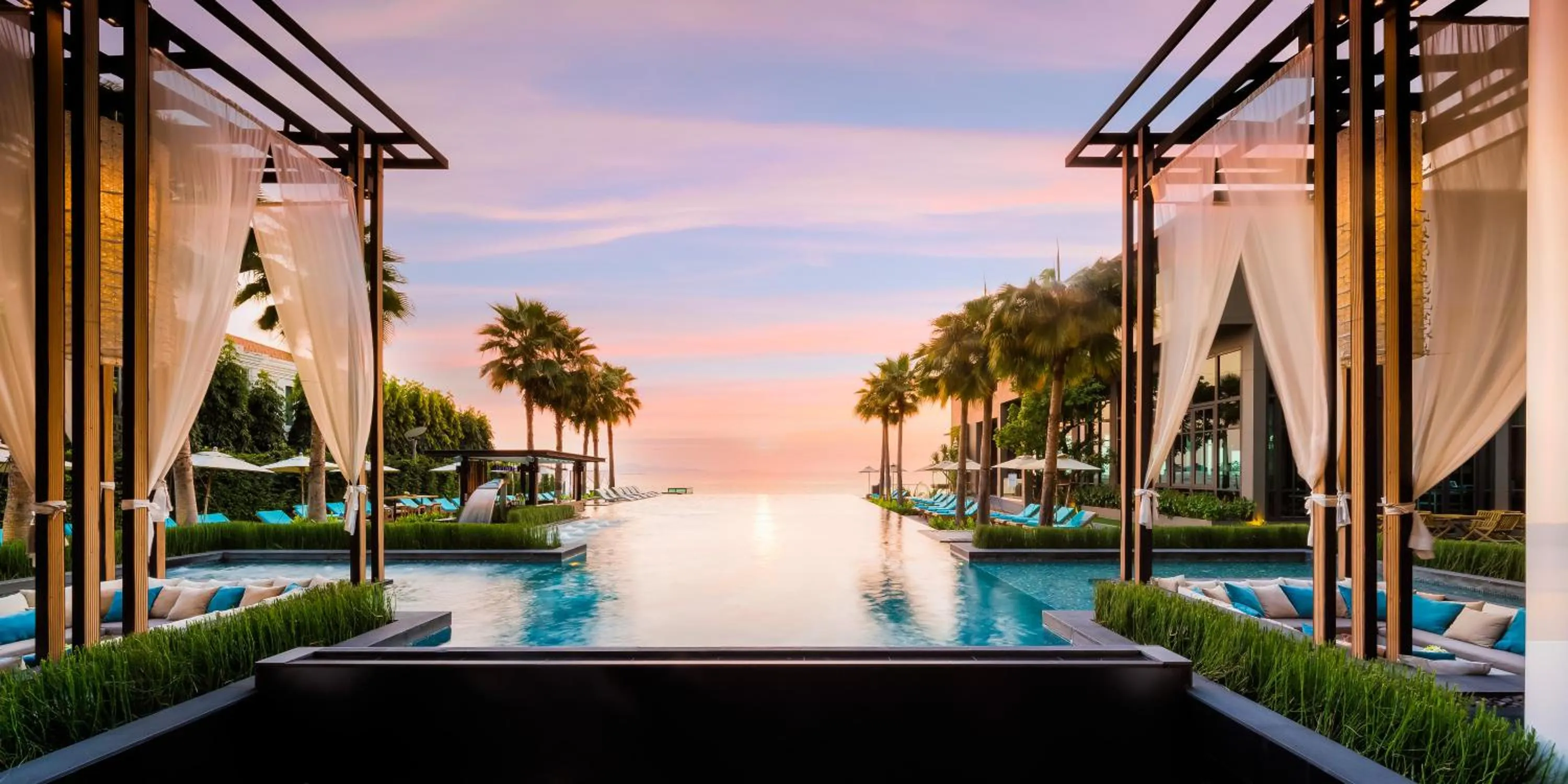 Swimming pool in Cape Dara Resort