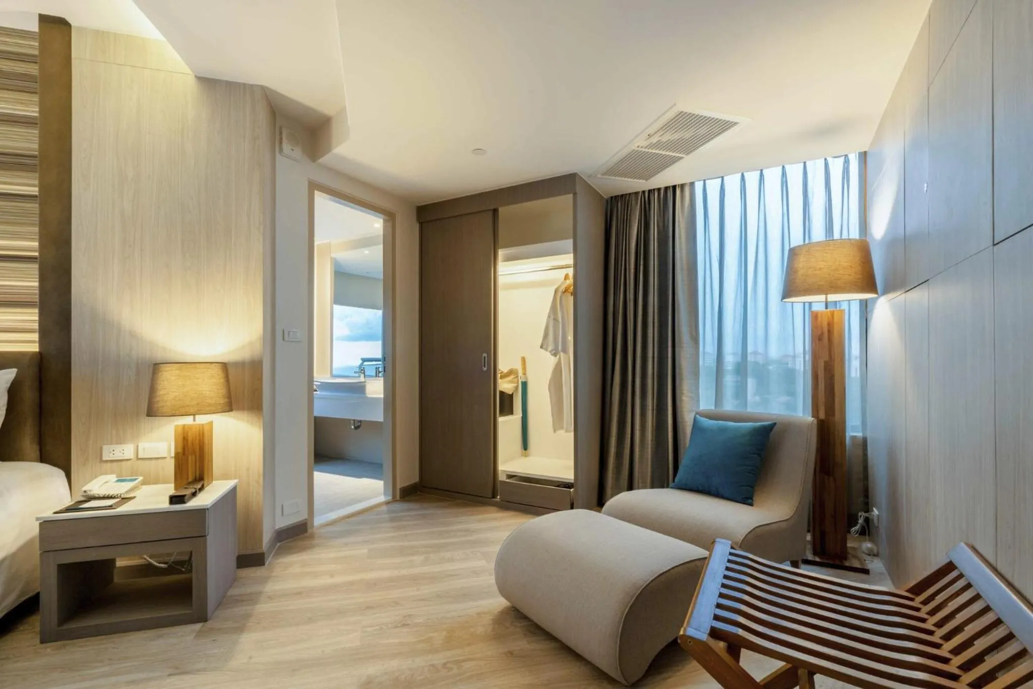 Living room, Bed in Cape Dara Resort