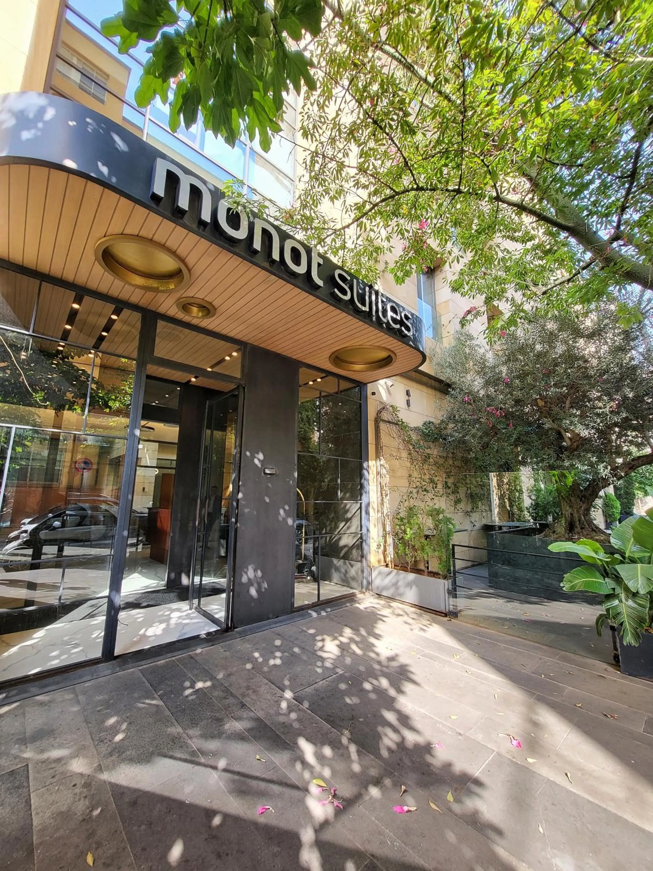 Property building in Monot Suites