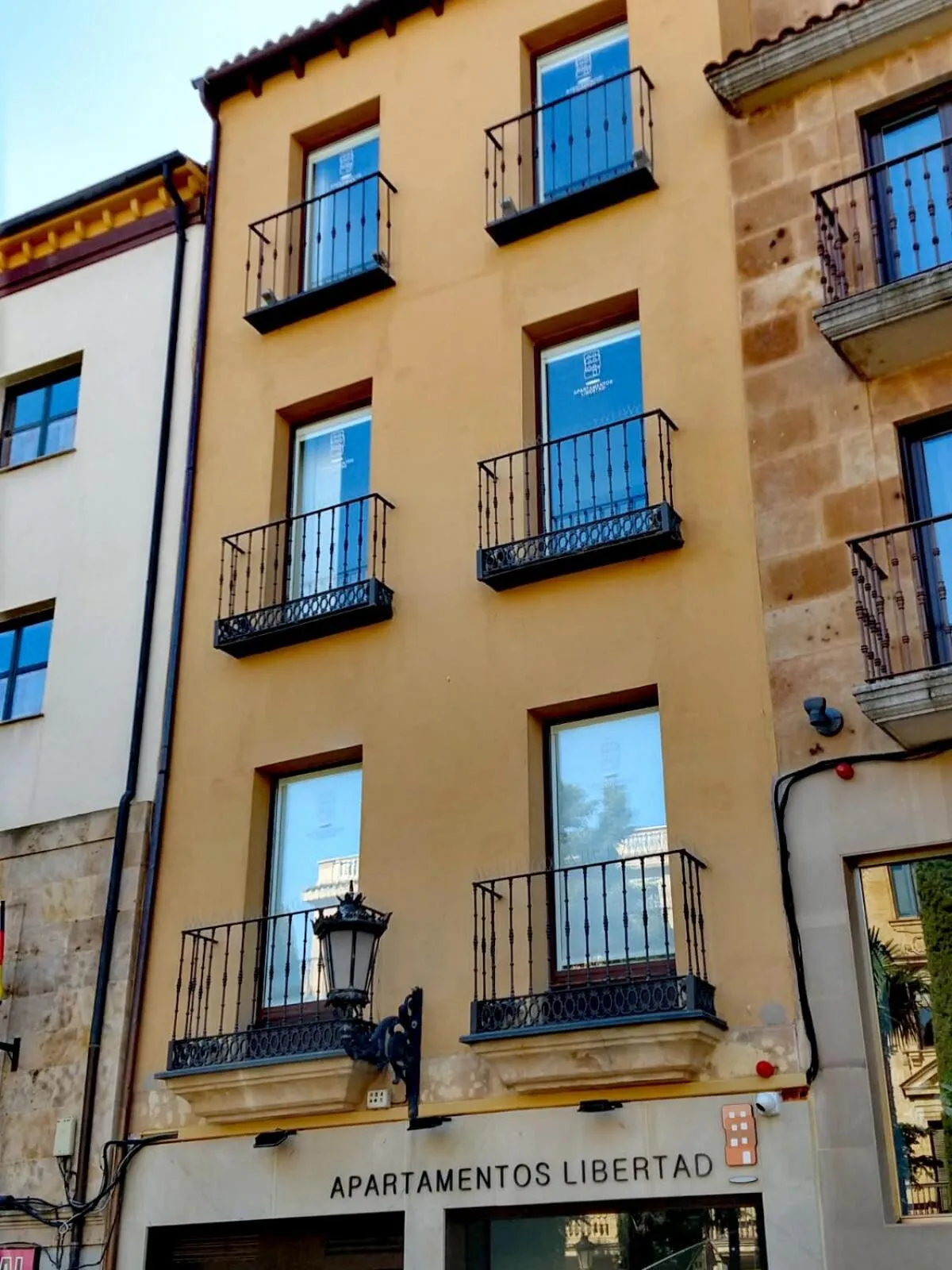 Facade/entrance in Salamanca Suites Libertad