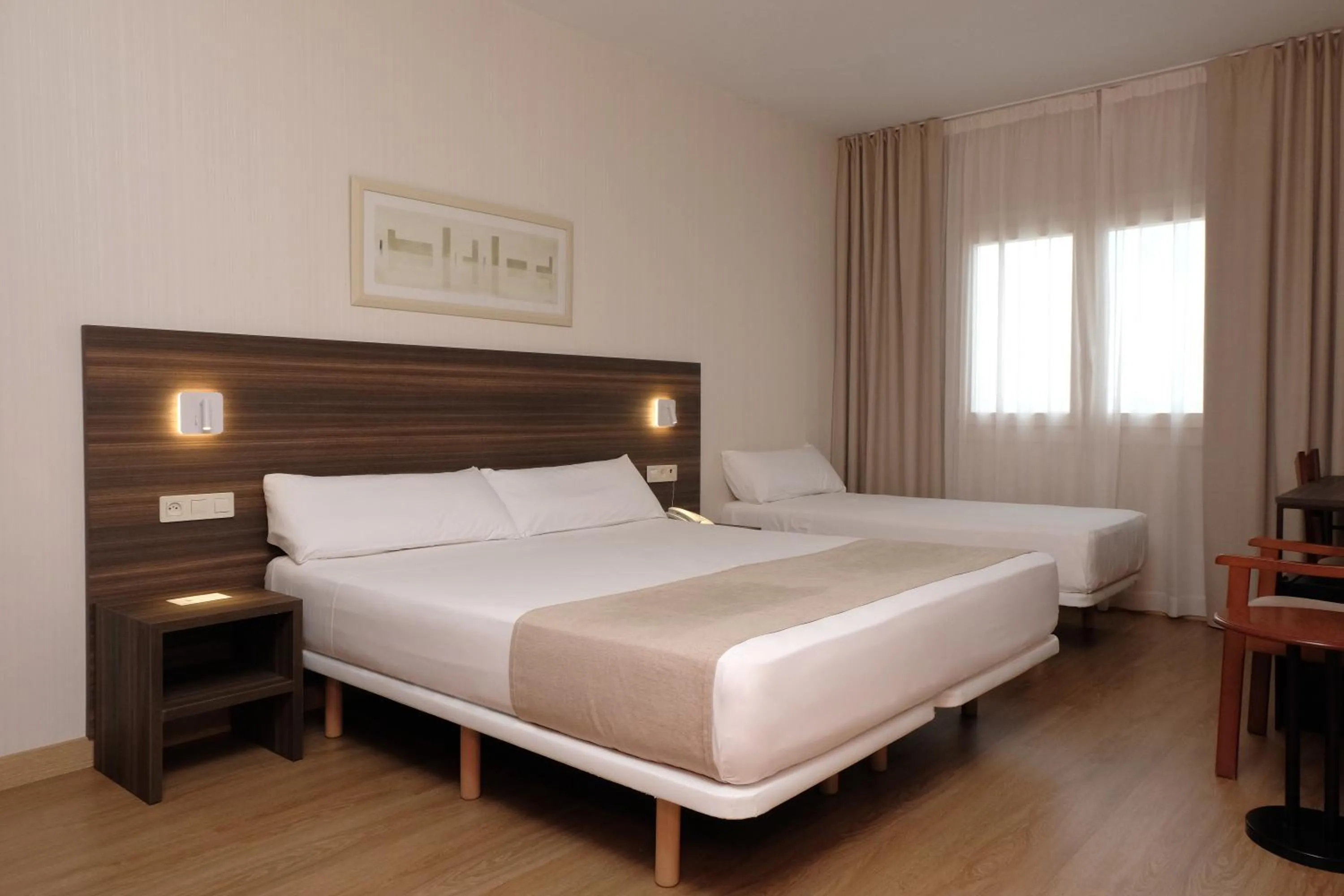 Breakfast, Bed in Hotel Belcaire