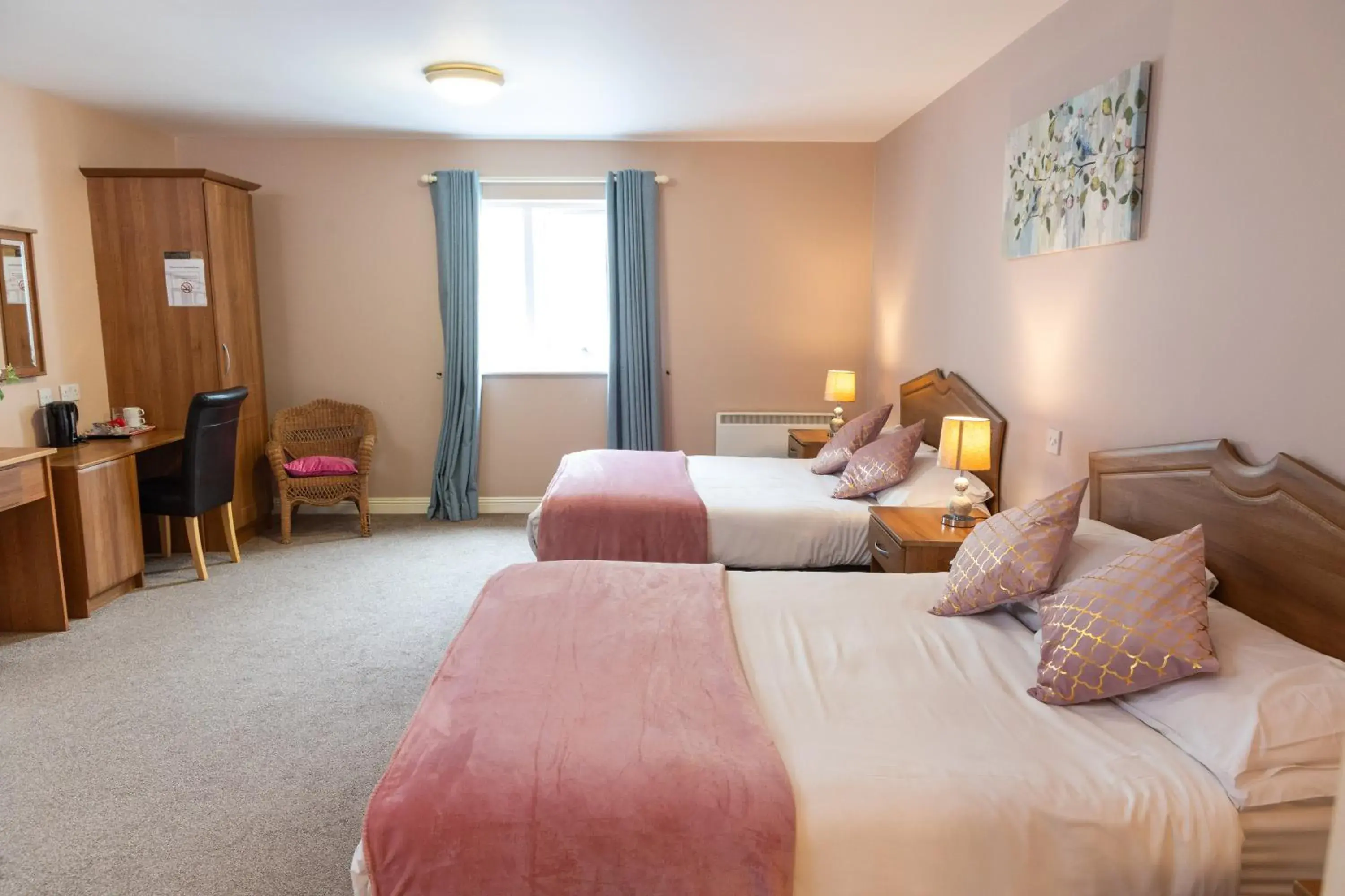 Superior Triple Room - single occupancy in Murphy's Hotel Superior Triple Room - single occupancy in Murphy's Hotel