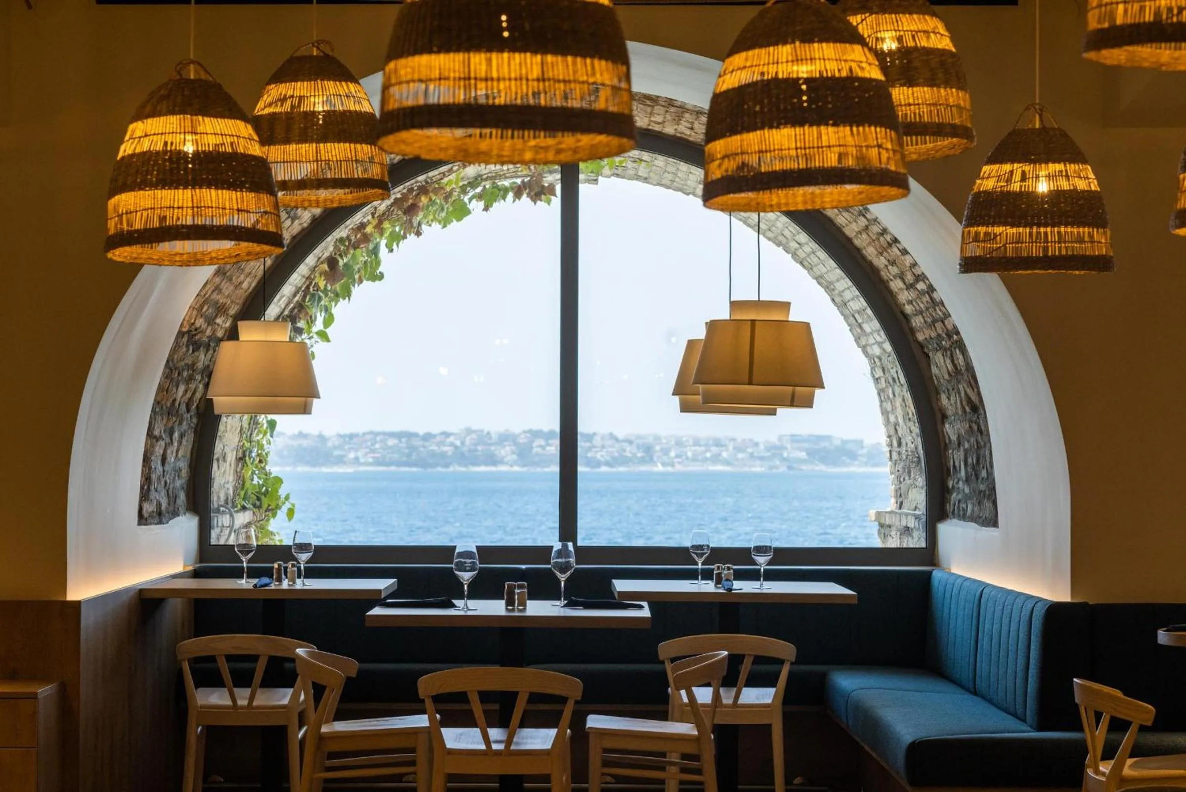 Restaurant/places to eat in Hotel Vile Park