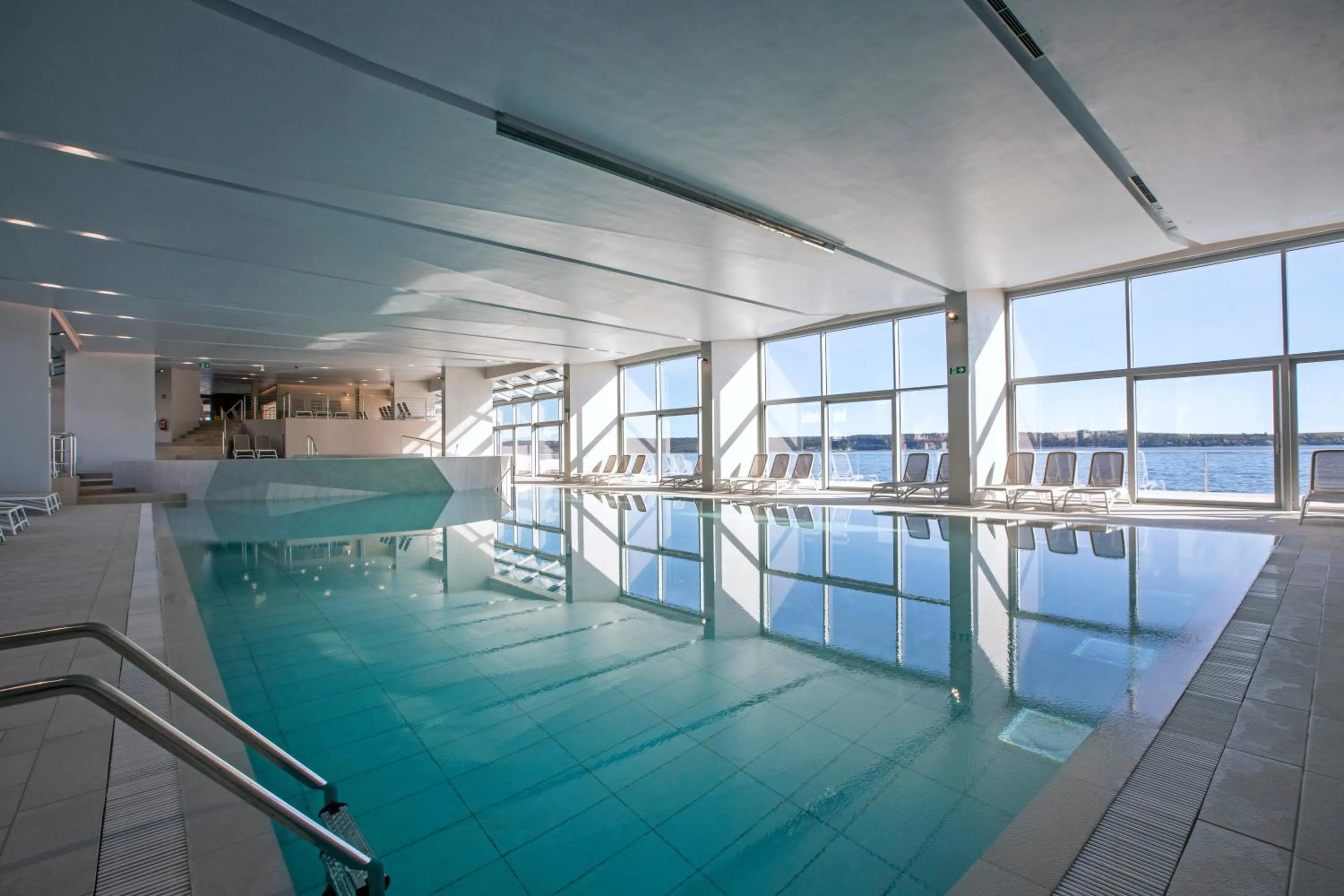 Swimming pool in Hotel Vile Park