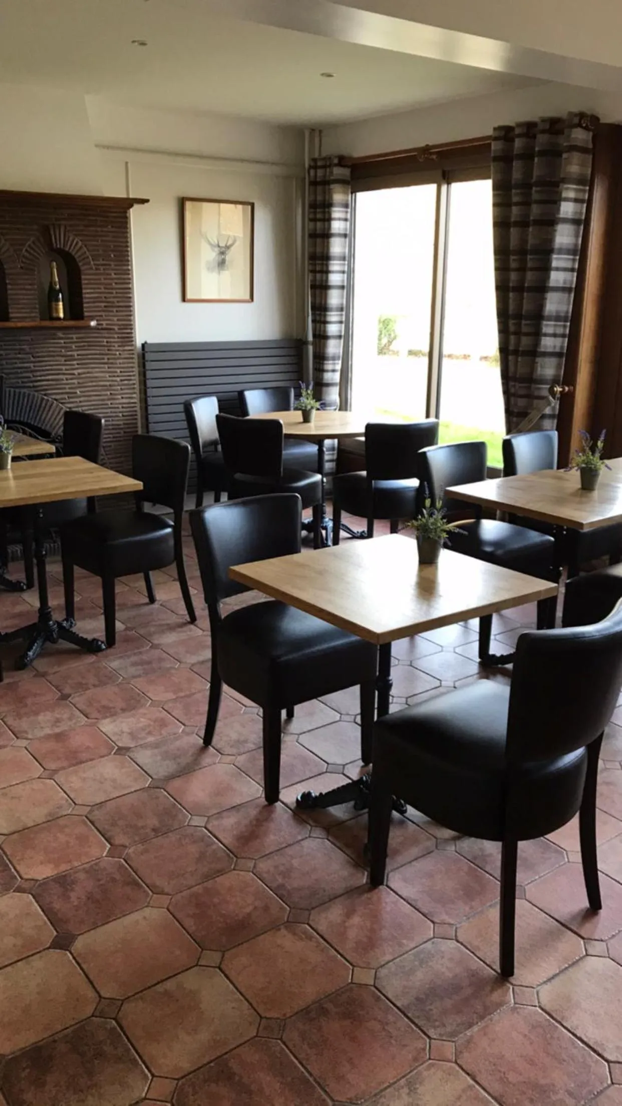 Restaurant/places to eat in Hostellerie de Pavillon Saint-Hubert