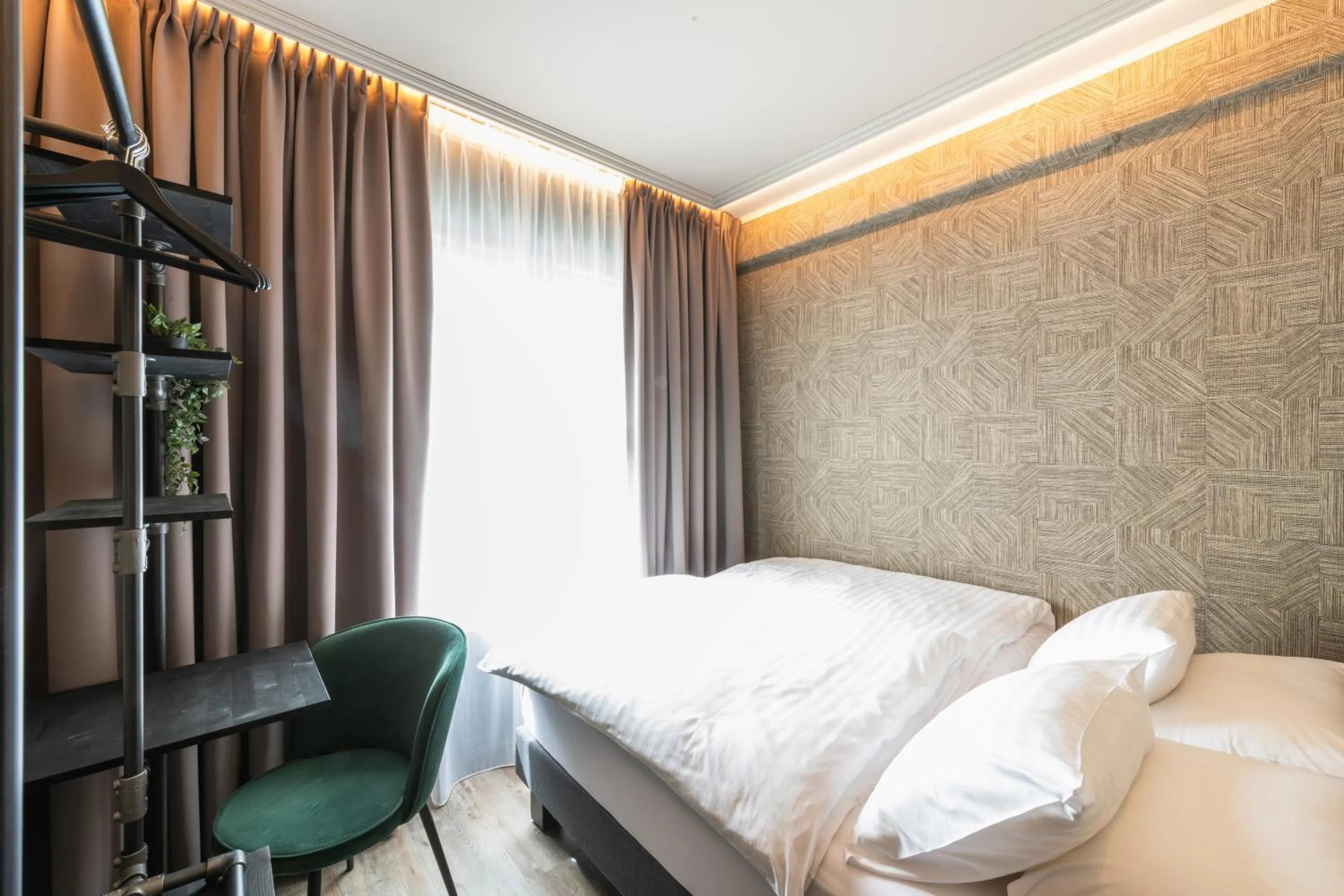 Bedroom, Bed in Centrum Hotel