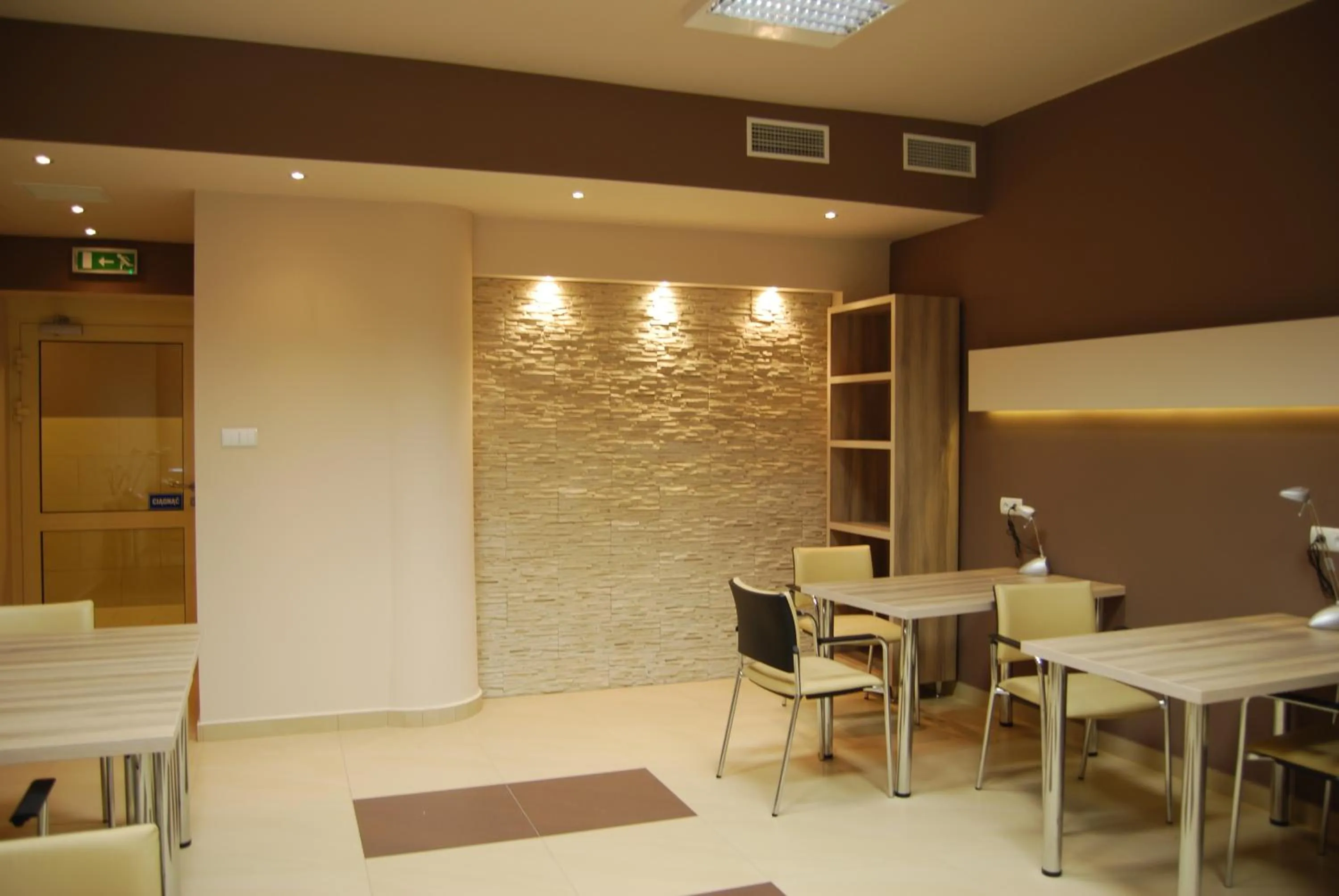 Restaurant/places to eat in Dom Studencki Zaułek