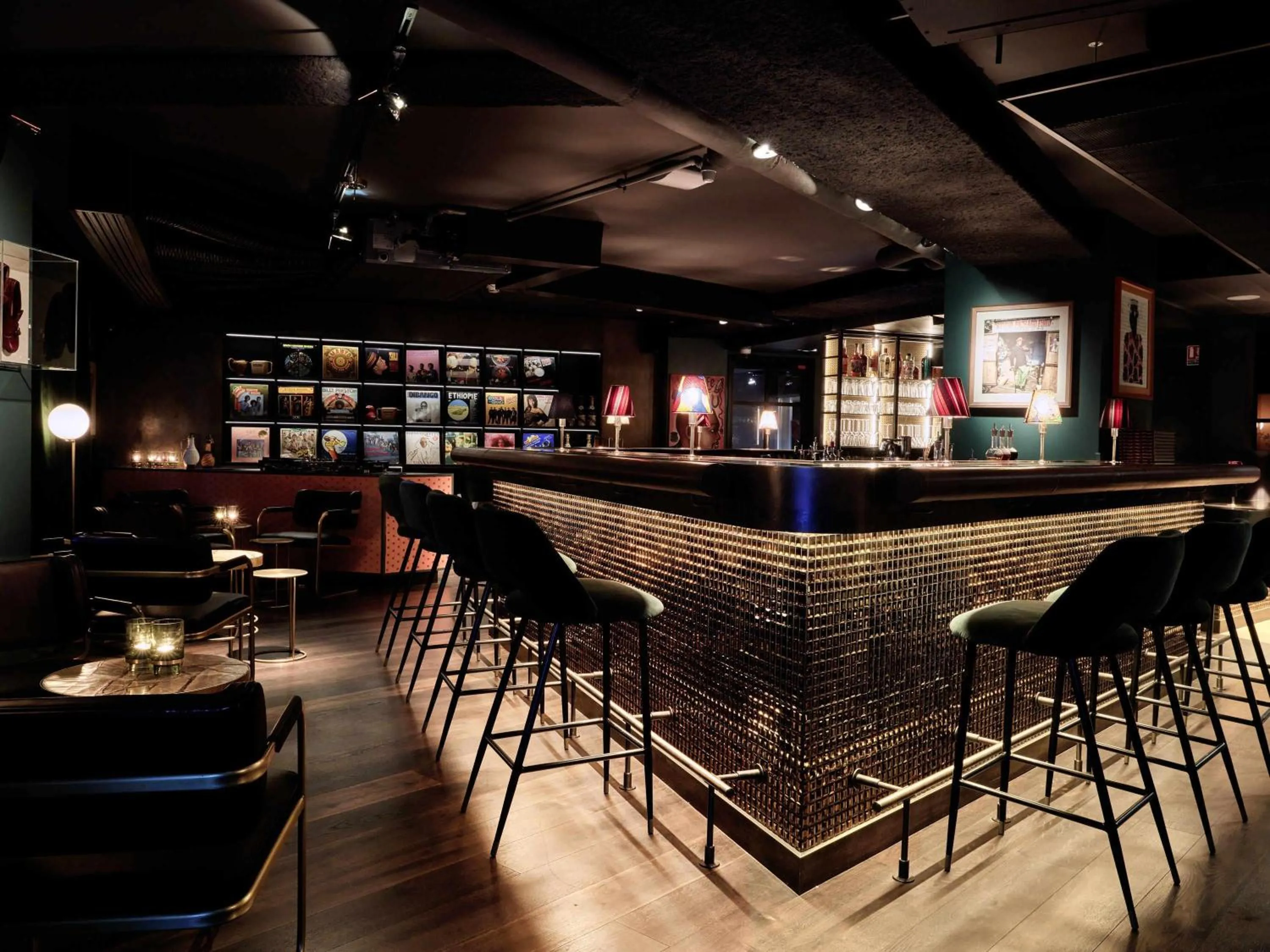 Lounge or bar in 25hours Hotel Terminus Nord