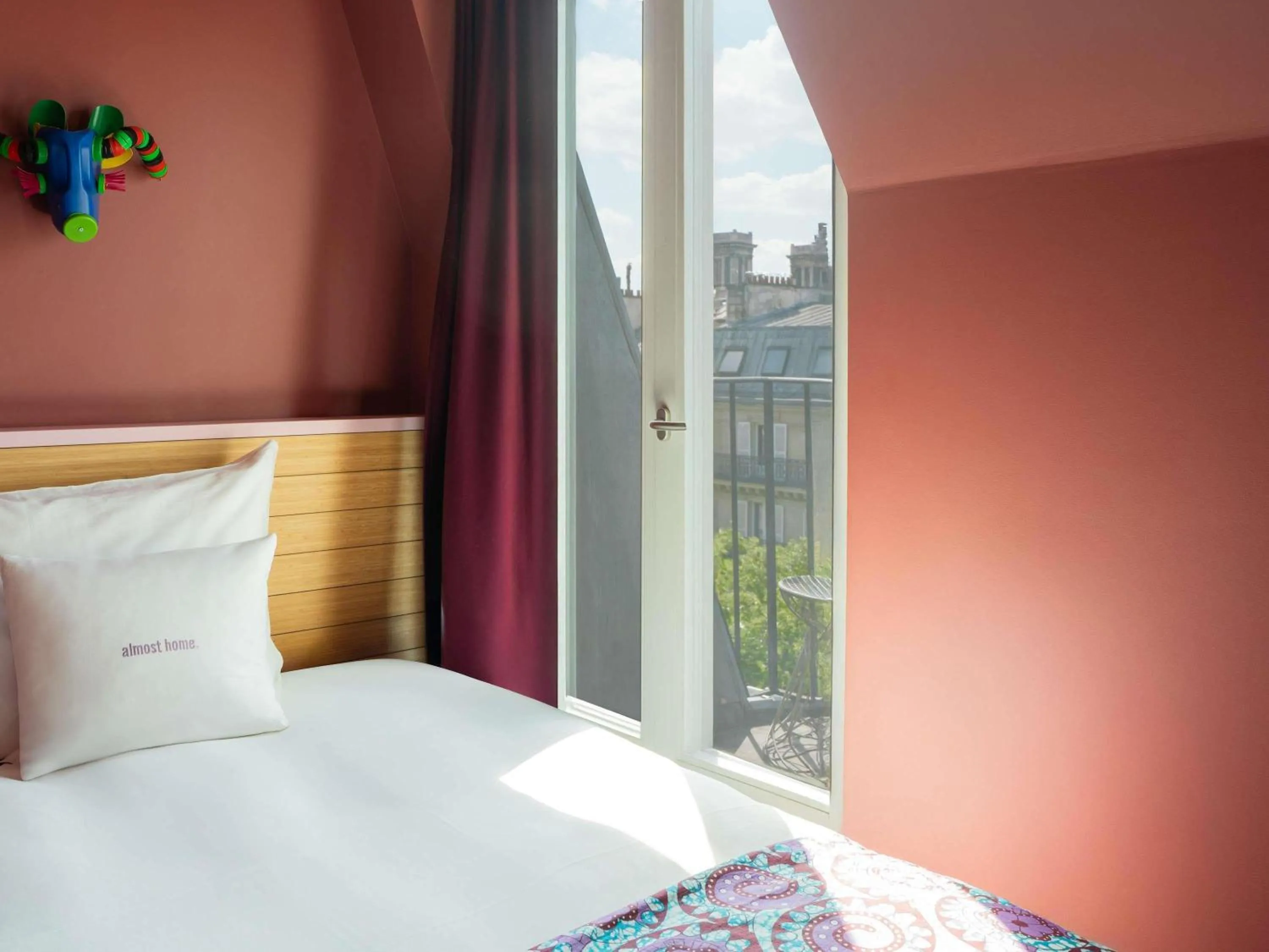 Bedroom, Bed in 25hours Hotel Terminus Nord