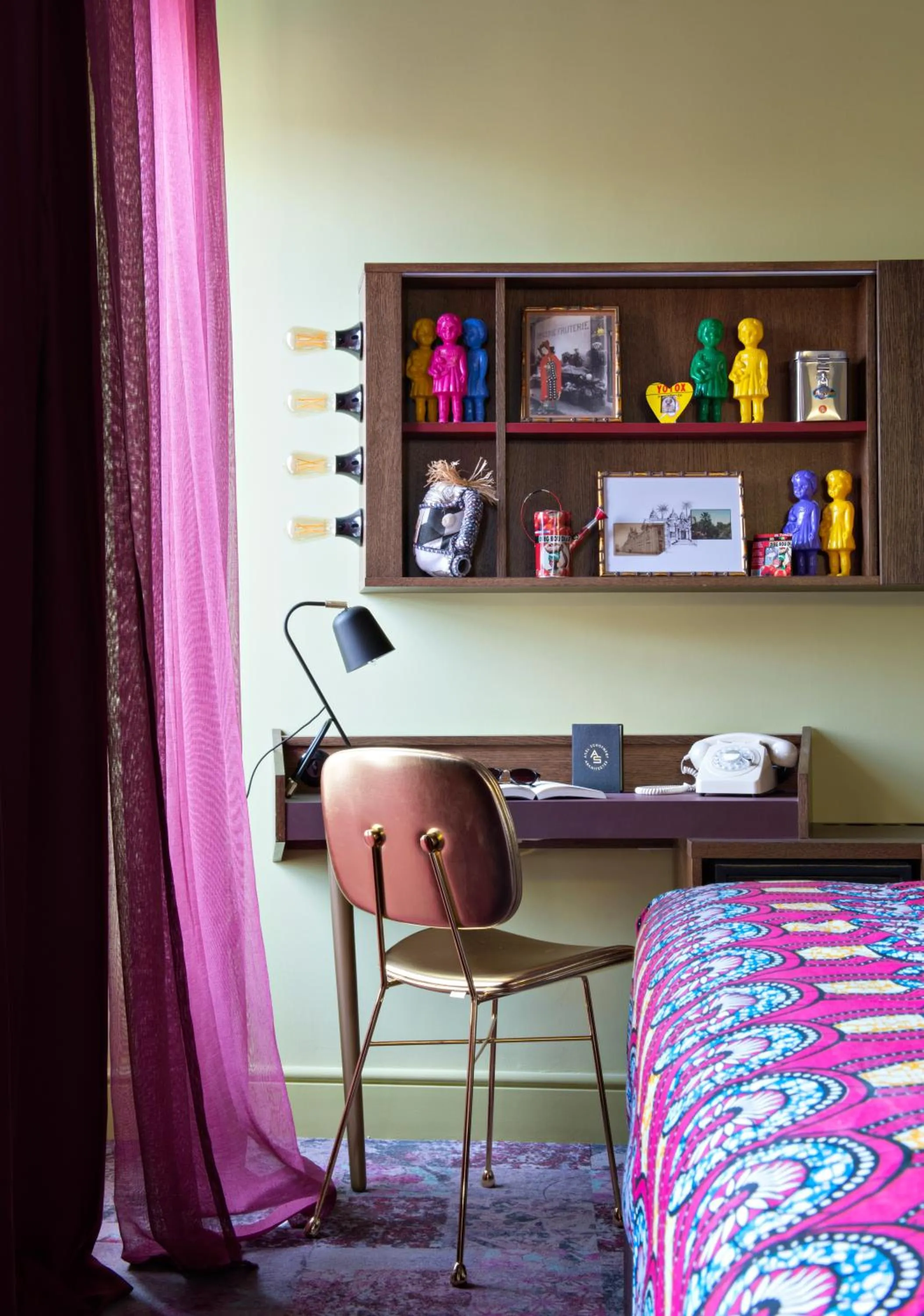 Seating area, Bed in 25hours Hotel Terminus Nord