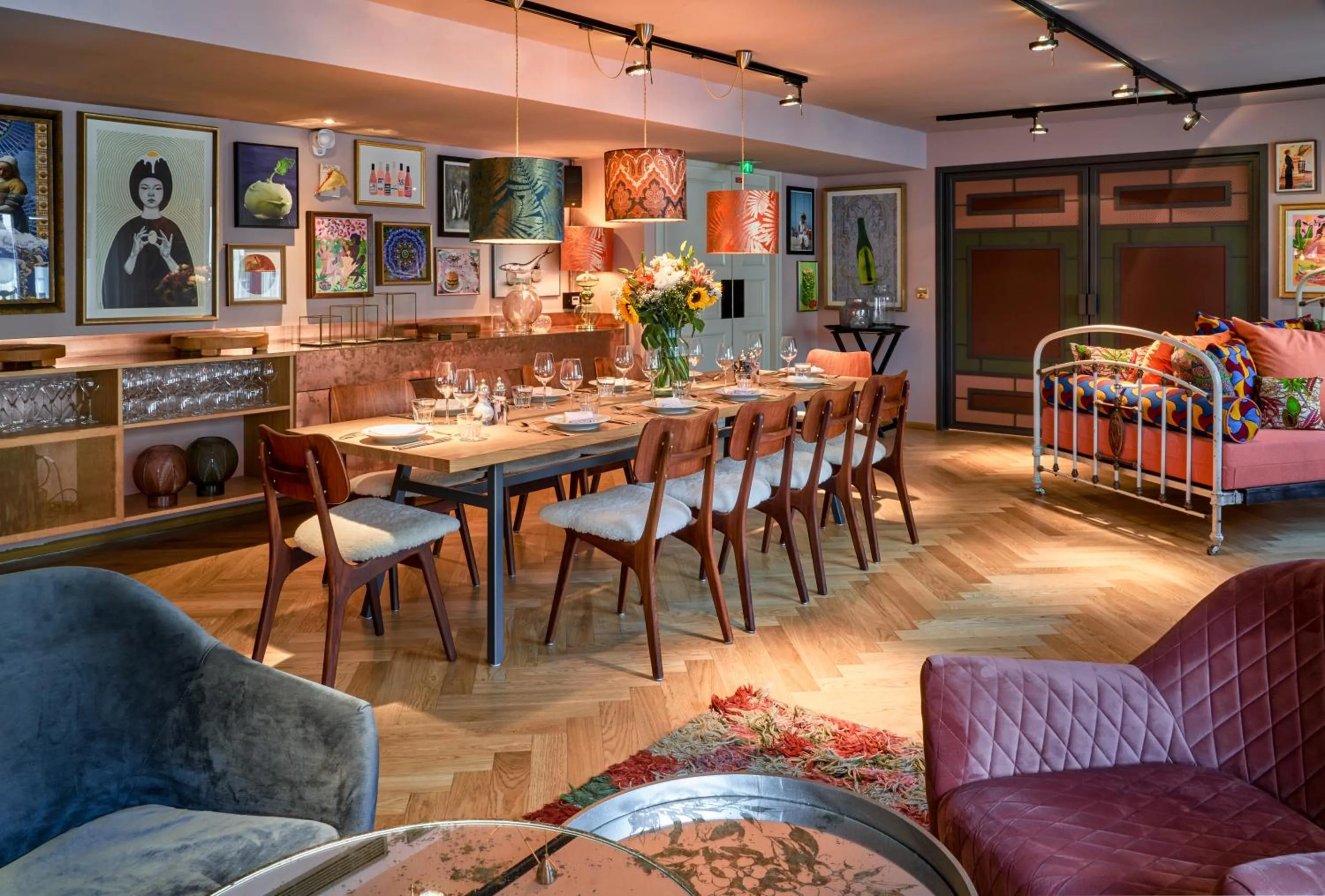 Restaurant/places to eat in 25hours Hotel Terminus Nord