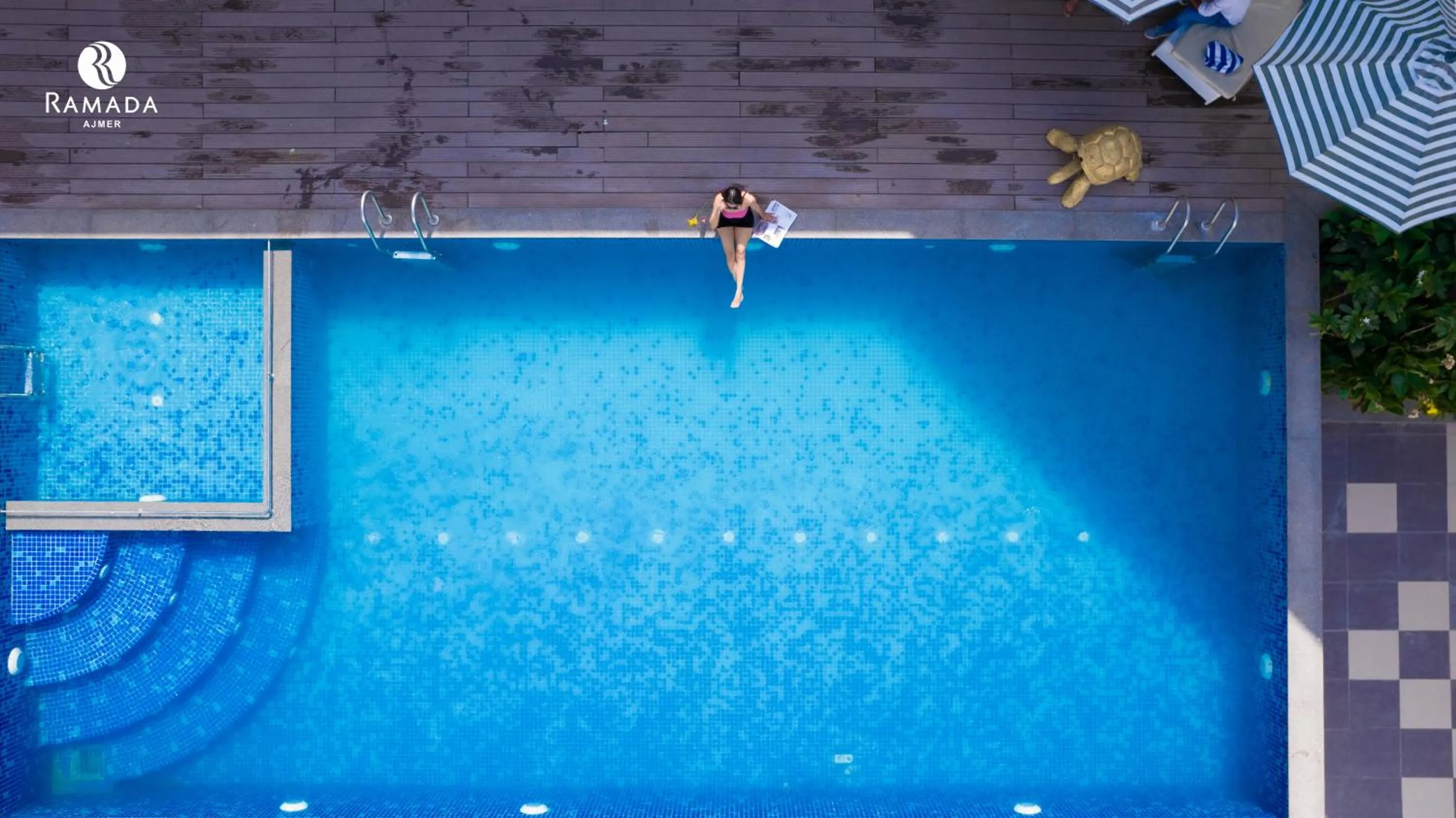 Swimming pool in Ramada Ajmer