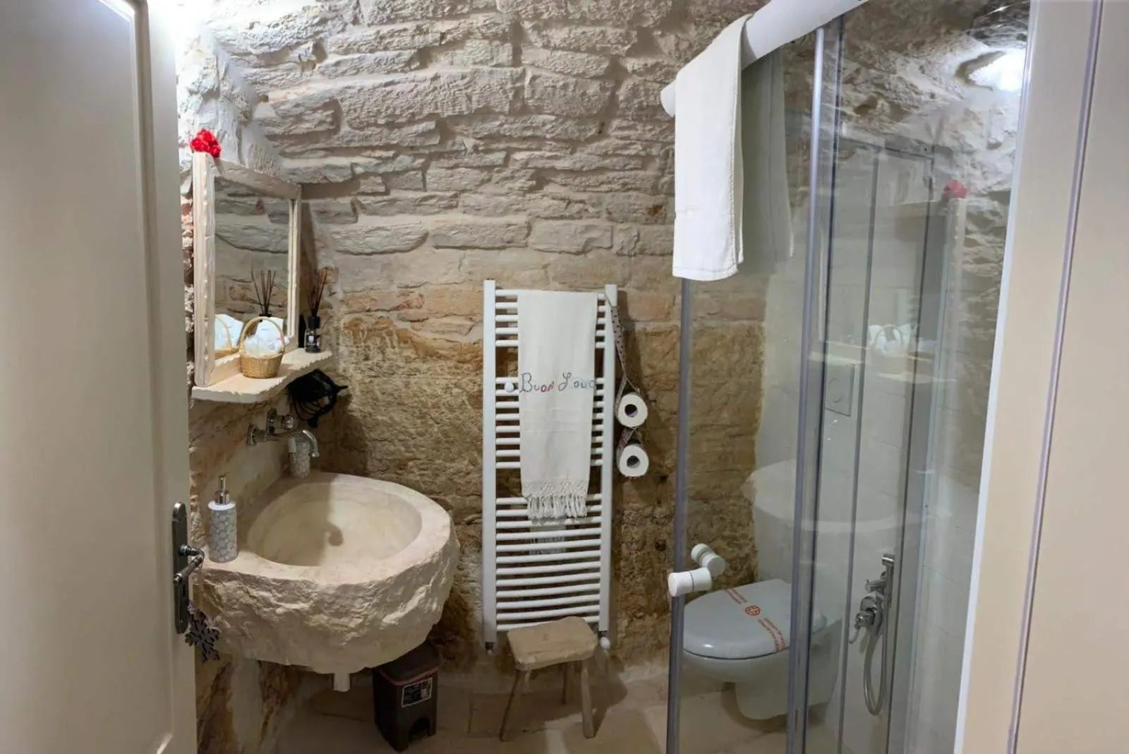 Bathroom in Trulli Occhi Di Pietra