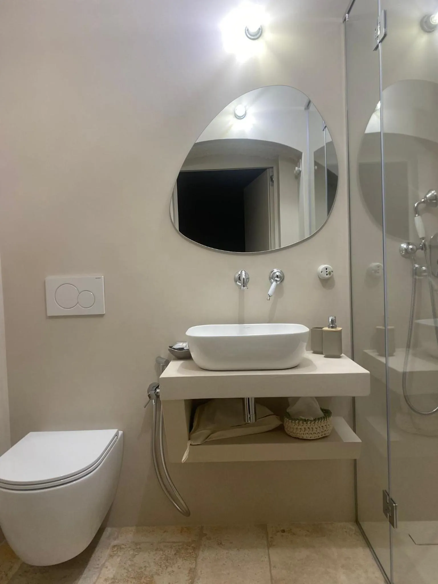 Shower in Trulli Occhi Di Pietra