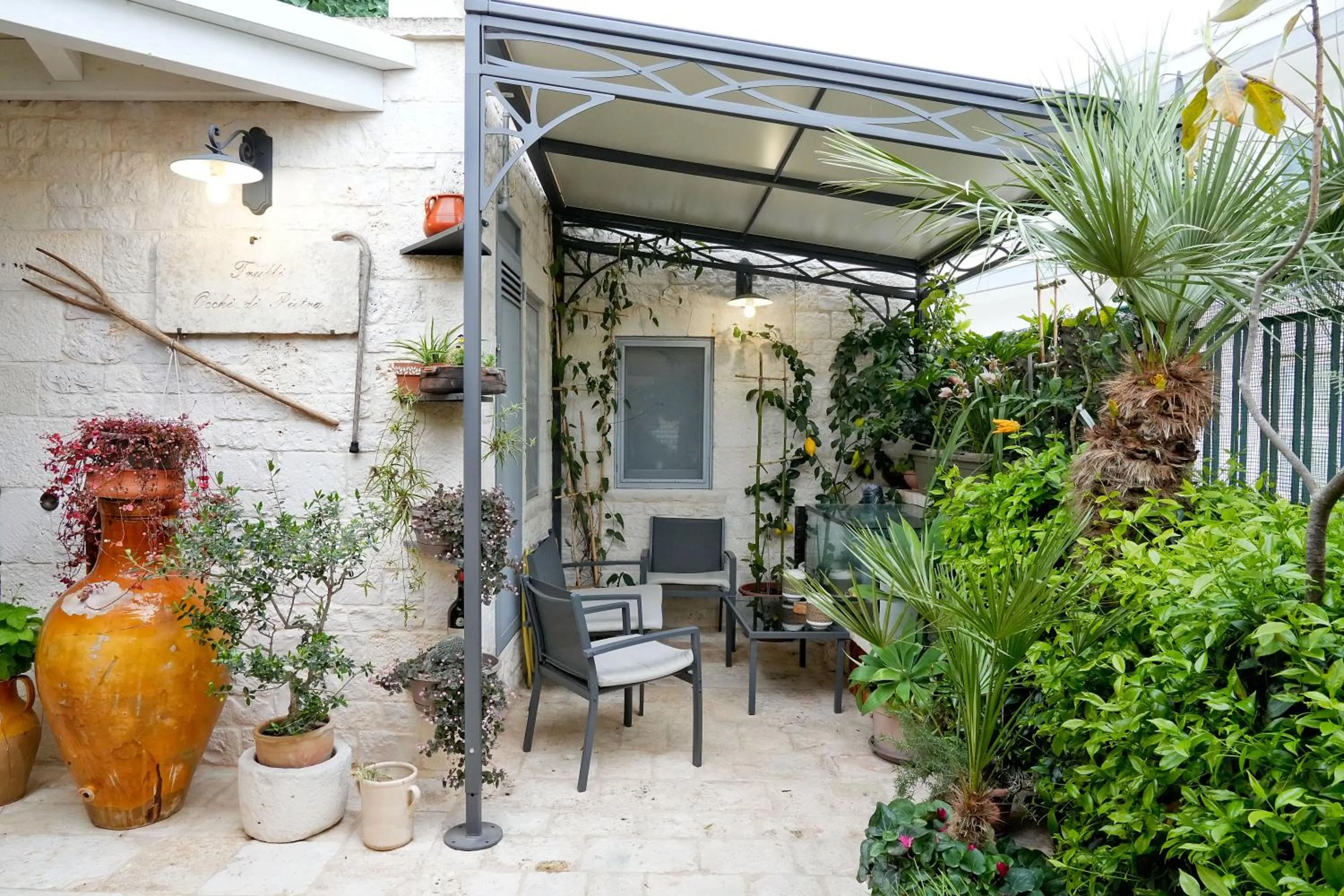 Property building in Trulli Occhi Di Pietra