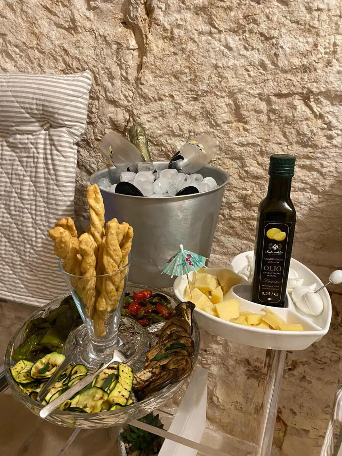 Food and drinks in Trulli Occhi Di Pietra