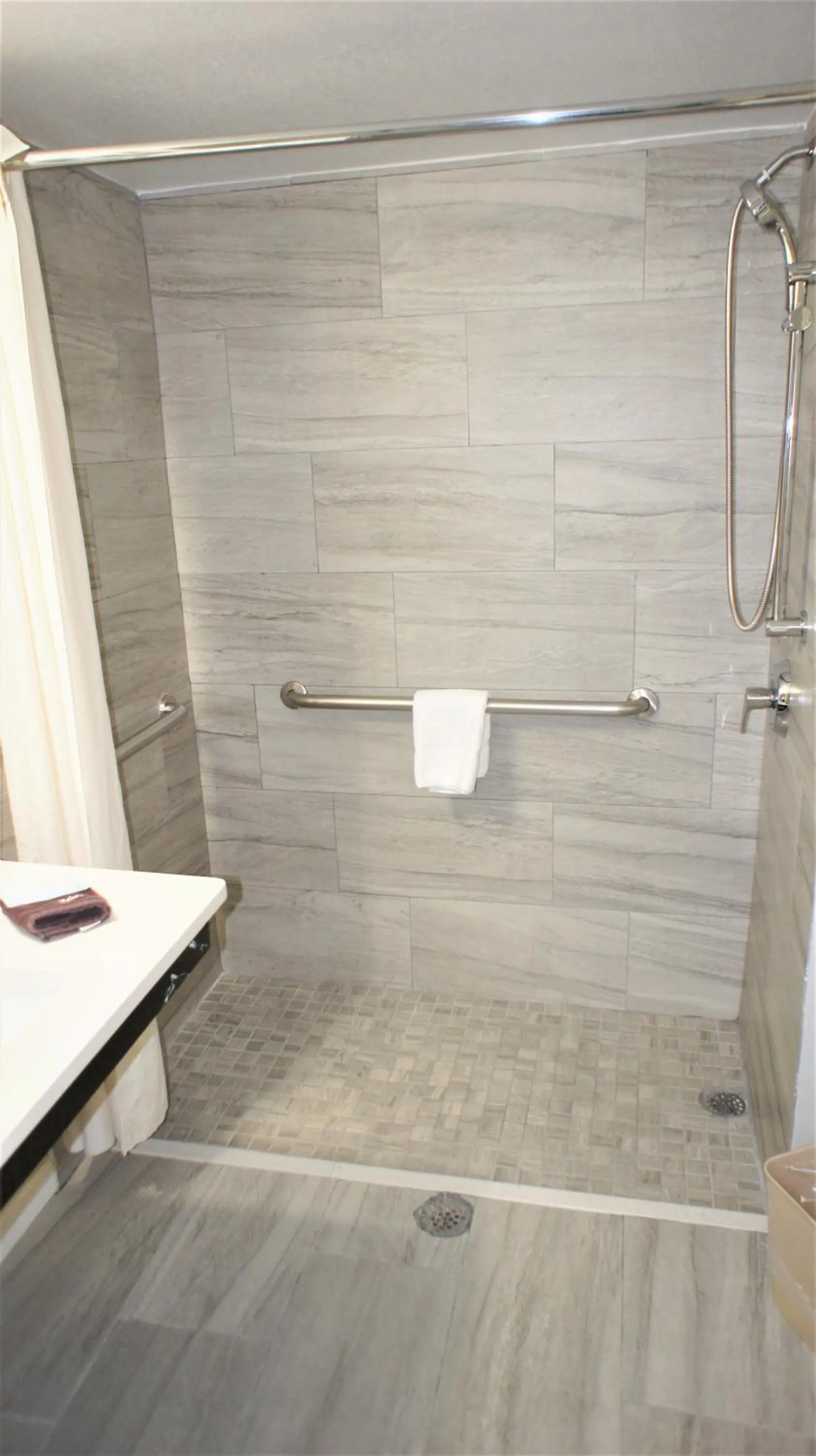 Bathroom in Wingate by Wyndham - Chattanooga