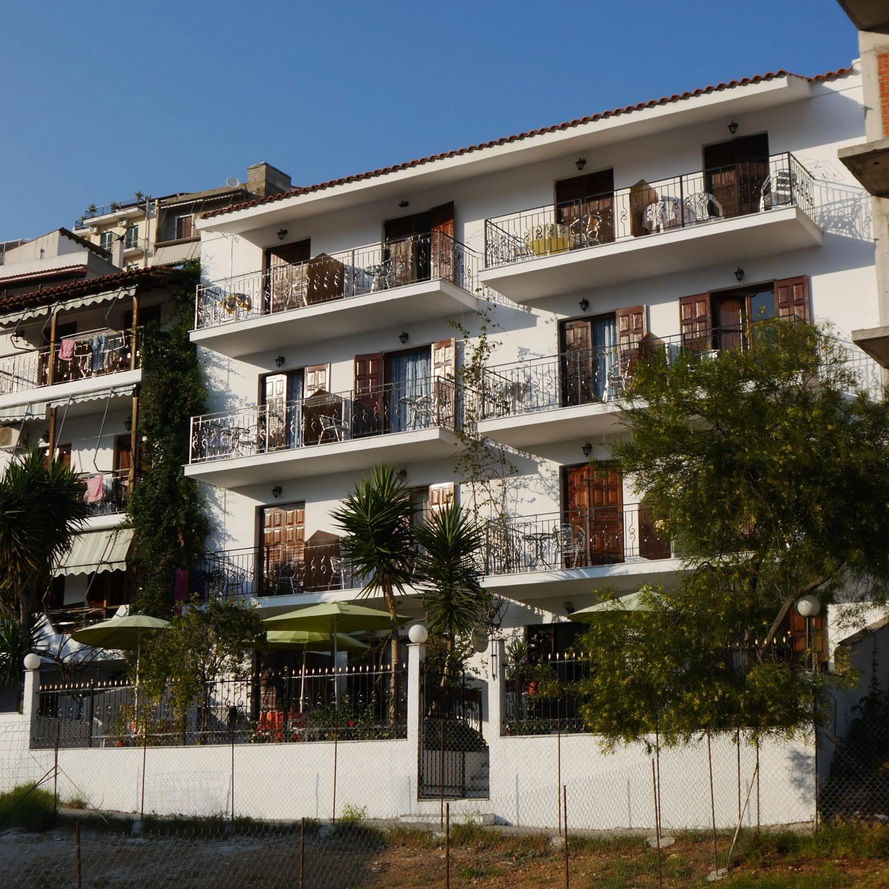 Facade/entrance in Mimoza Studios