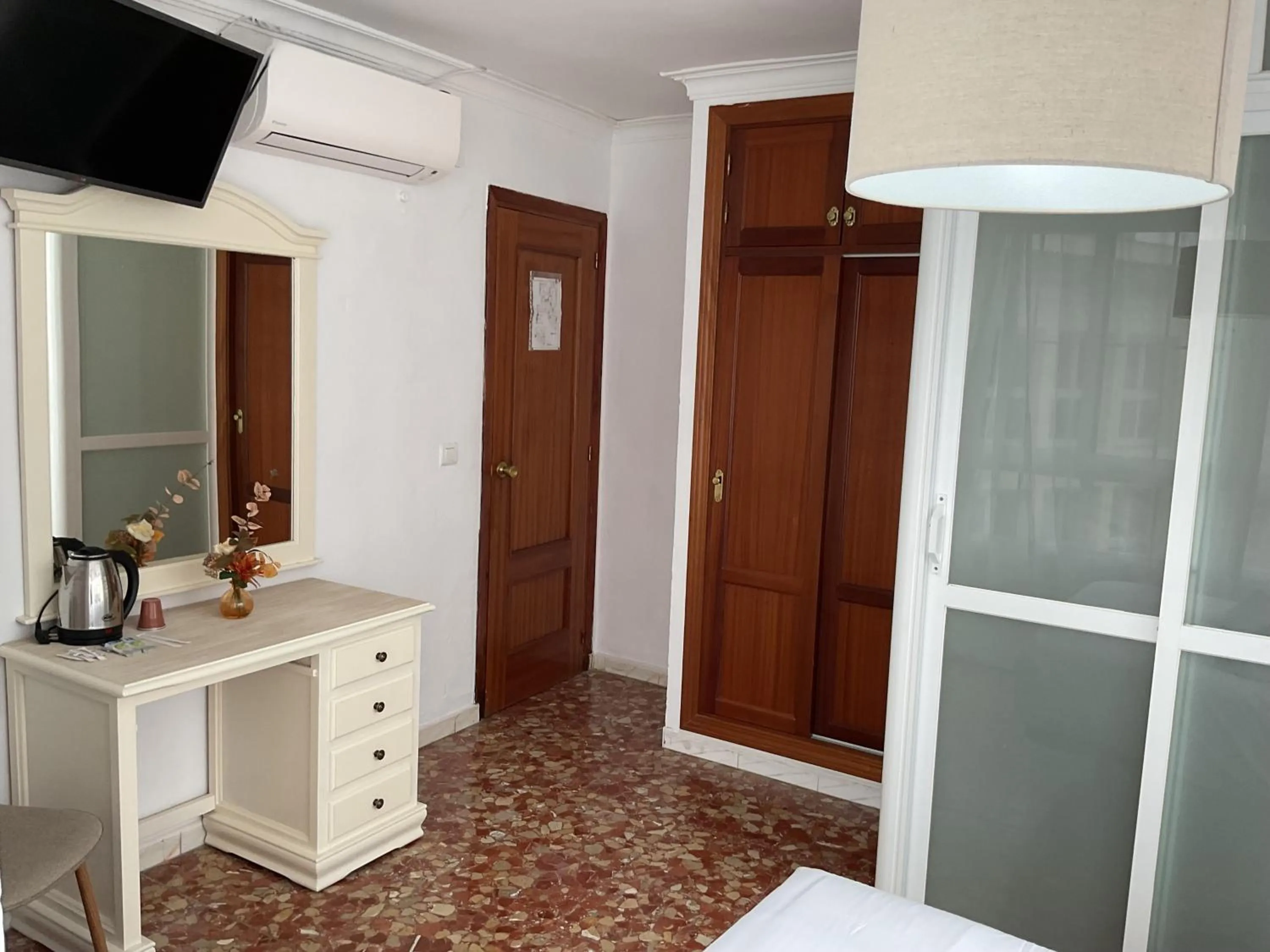 Bed in Hostal San Miguel by Croma