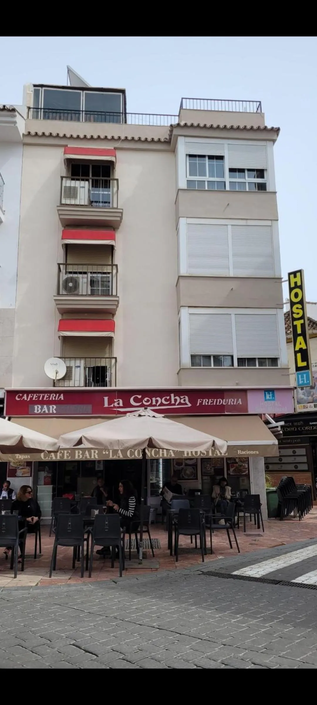 Property building in Hostal San Miguel by Croma