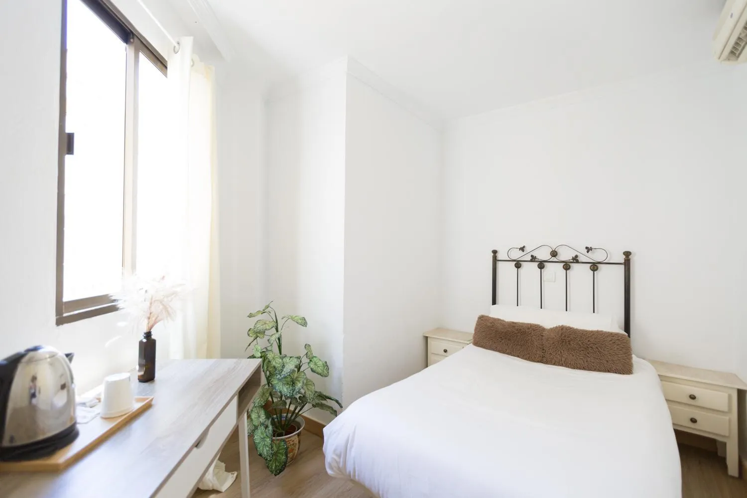 Bedroom, Bed in Hostal San Miguel by Croma