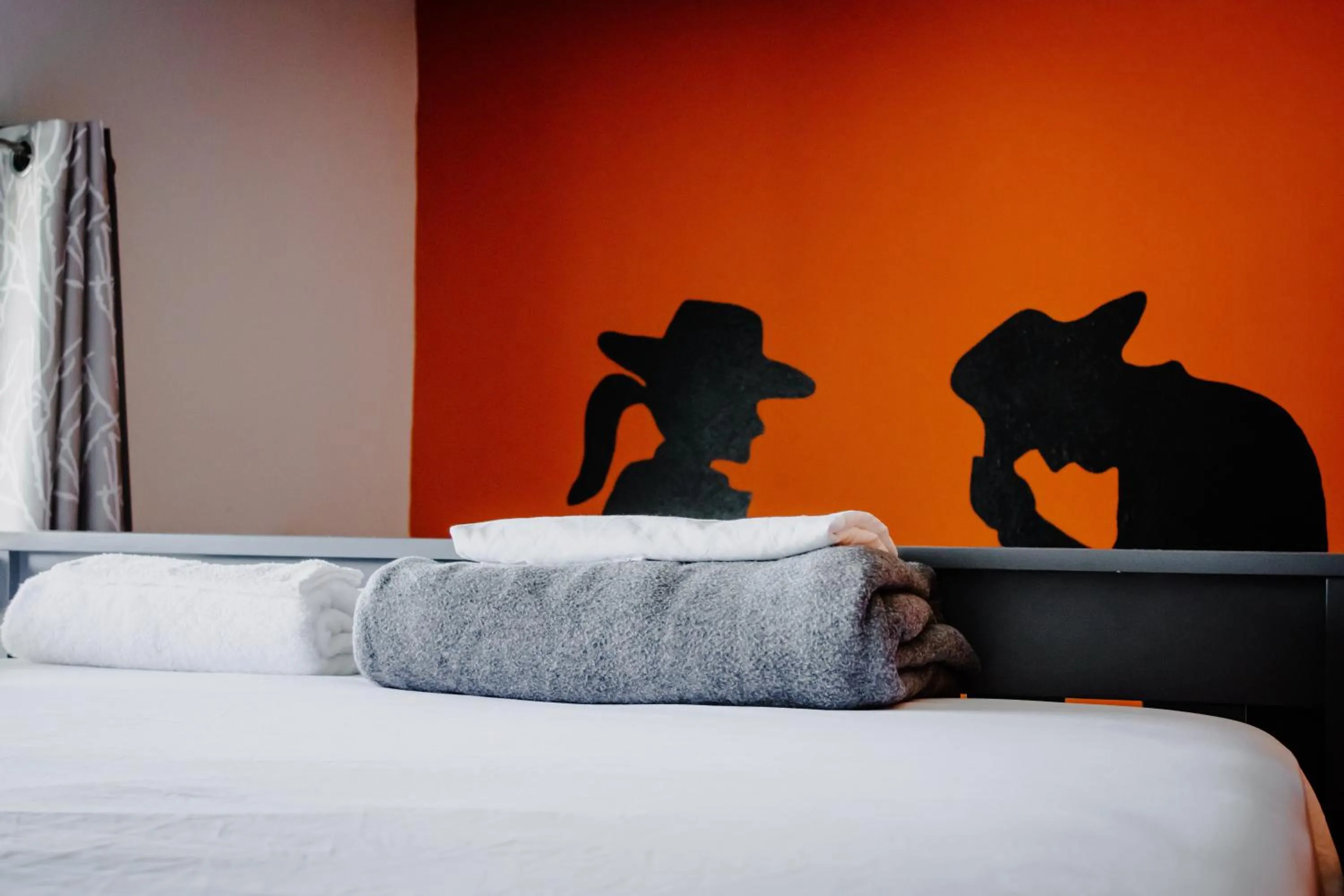 Bedroom, Bed in Wanderstay Houston Hostel