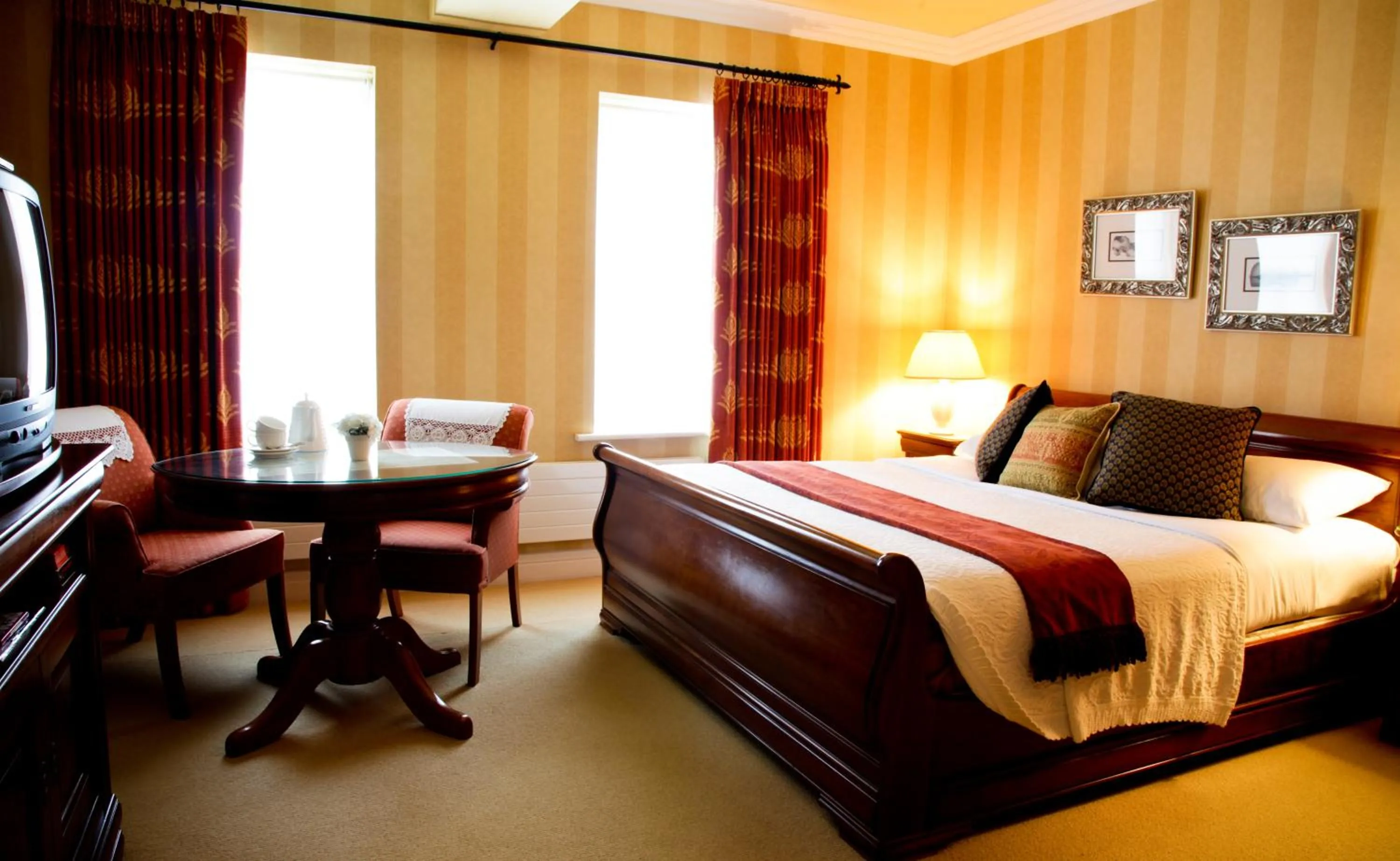 Photo of the whole room in Ardmore Country House