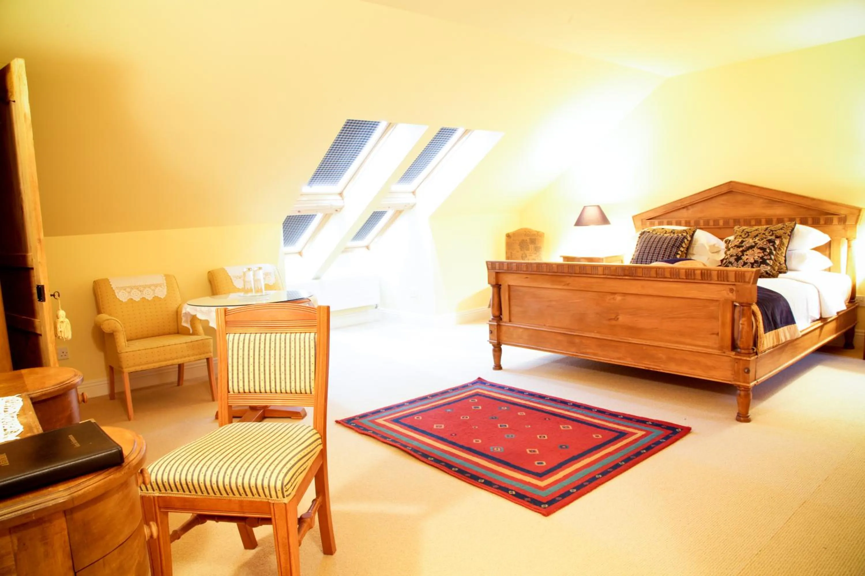 Photo of the whole room in Ardmore Country House