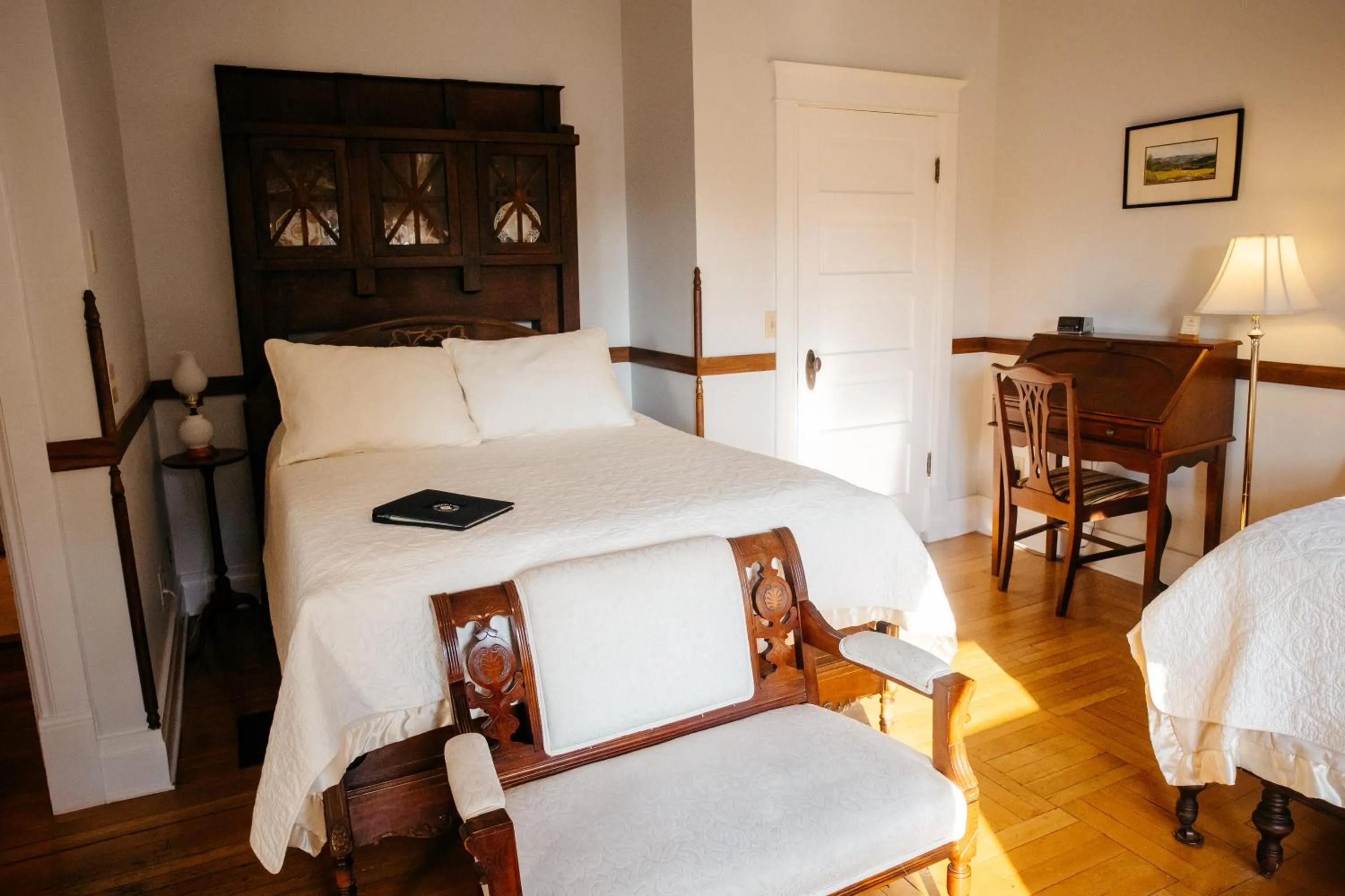 Bed in Friendly City Inn B&B