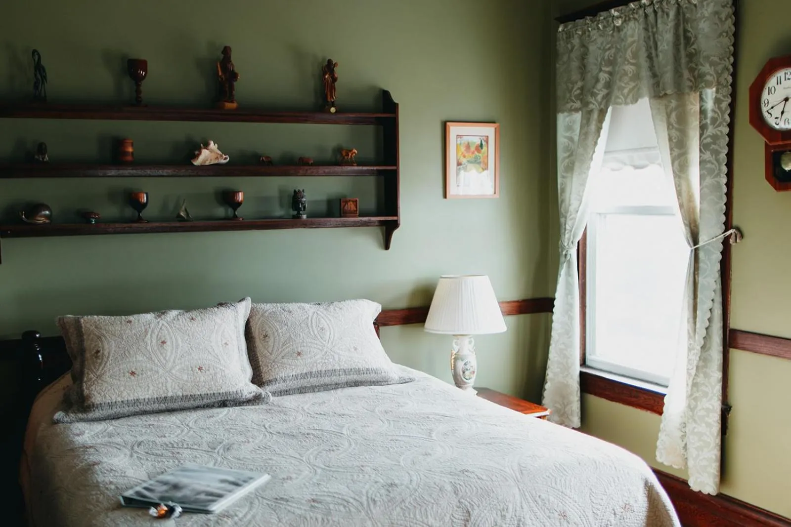 Bed in Friendly City Inn B&B