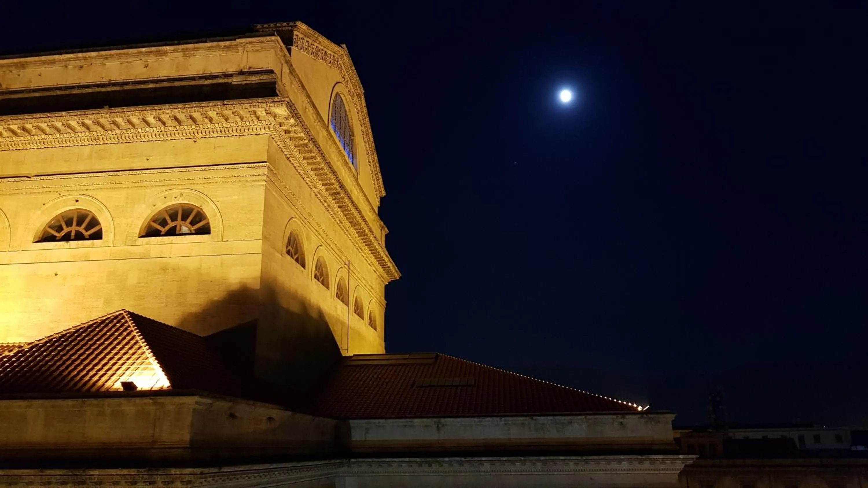 Nearby landmark in Opera House